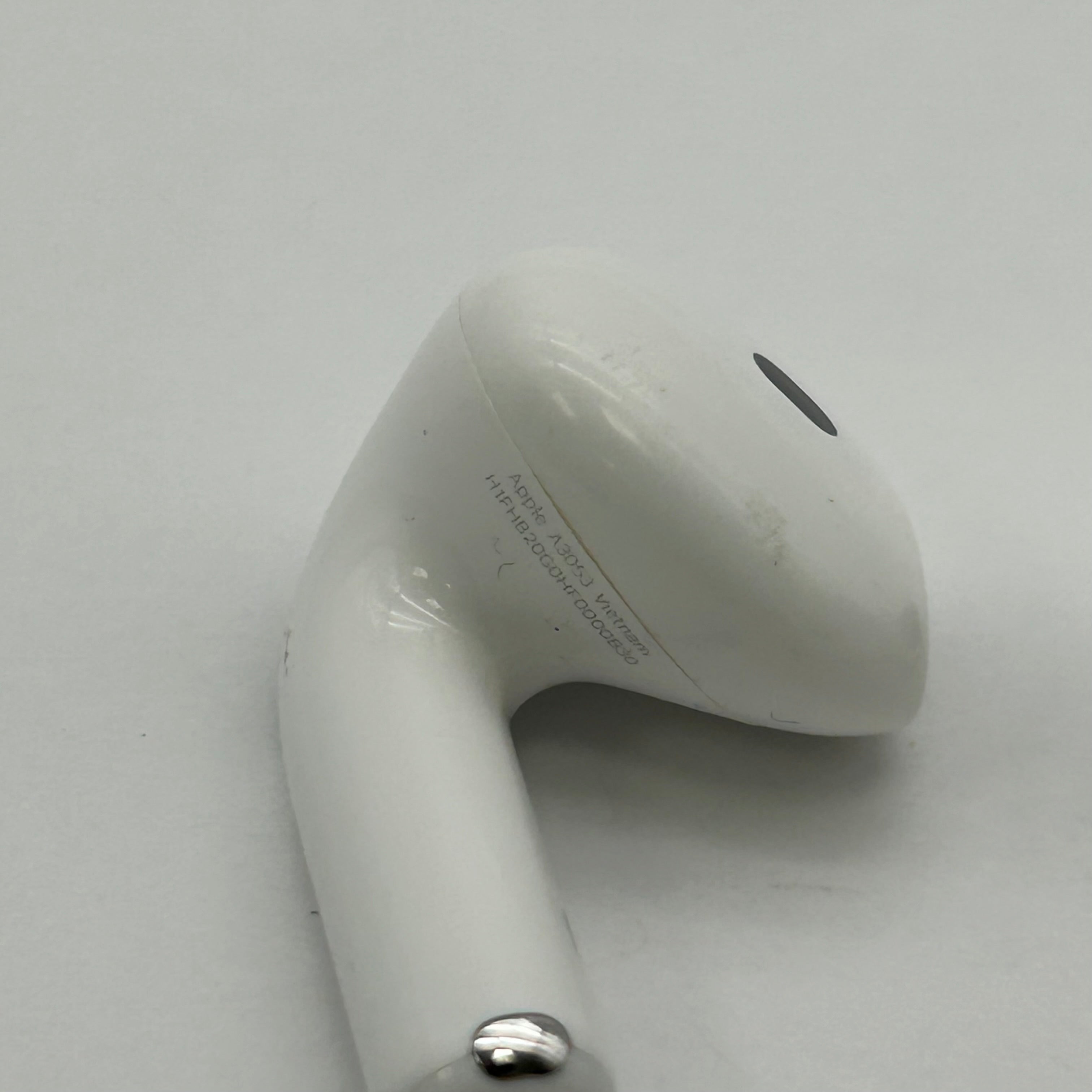 Apple AirPods (4th Gen) Complete Set A3058 A3050 A3053 - White Genuine tested Working Pair - Used