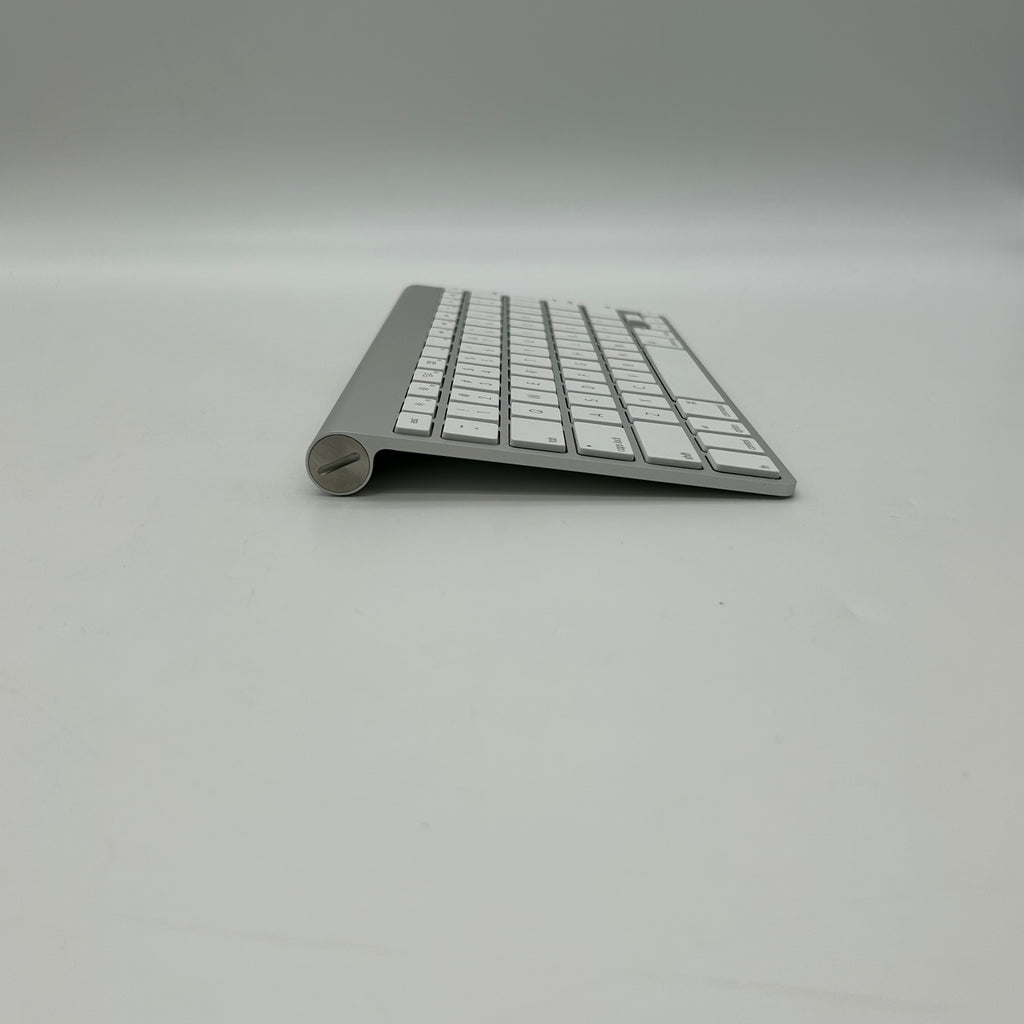 Apple A1314 White Keyboard Open Box