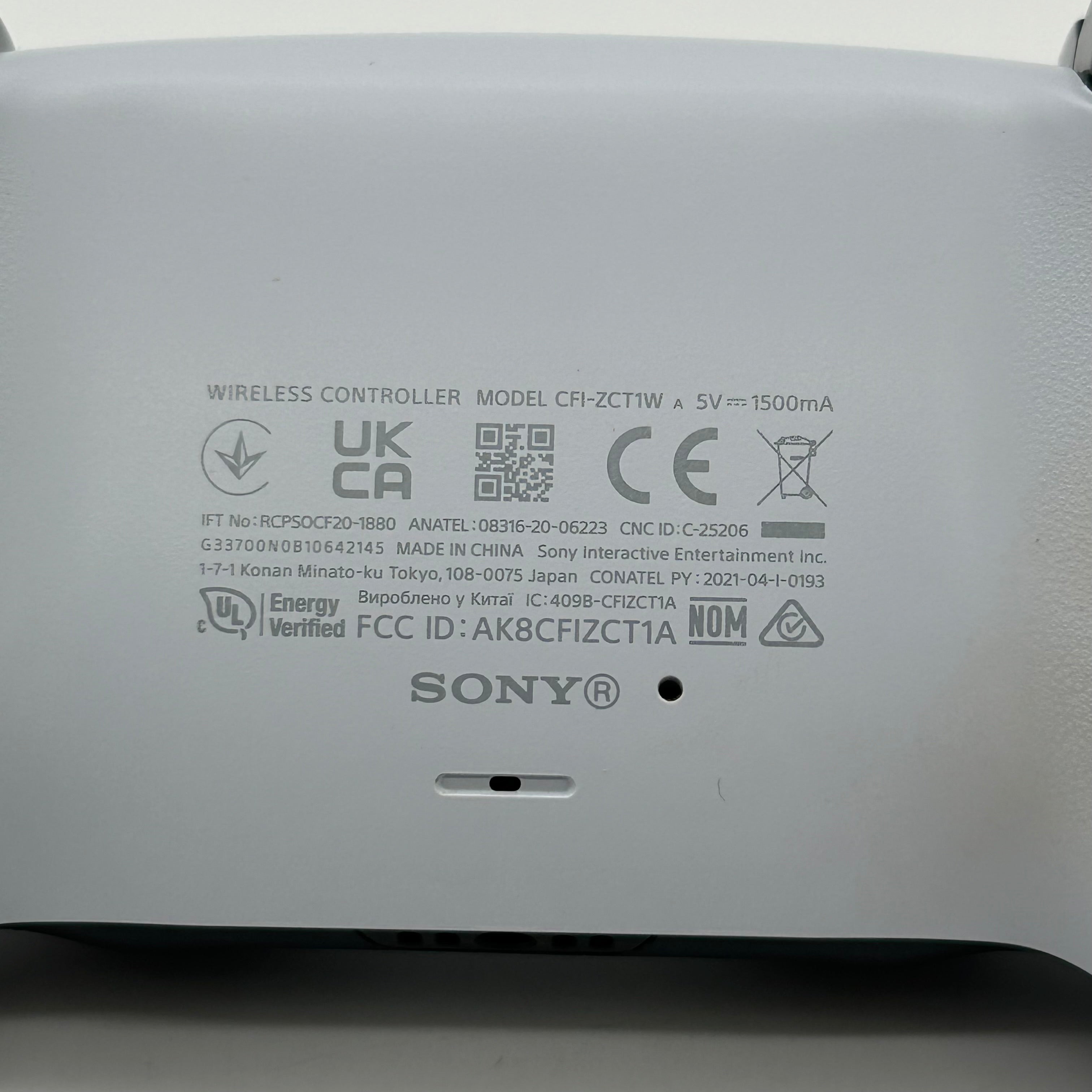 Sony PS5 Slim Disc Console 1TB White (Model CFI-2015) w/ Charging Dock & Box