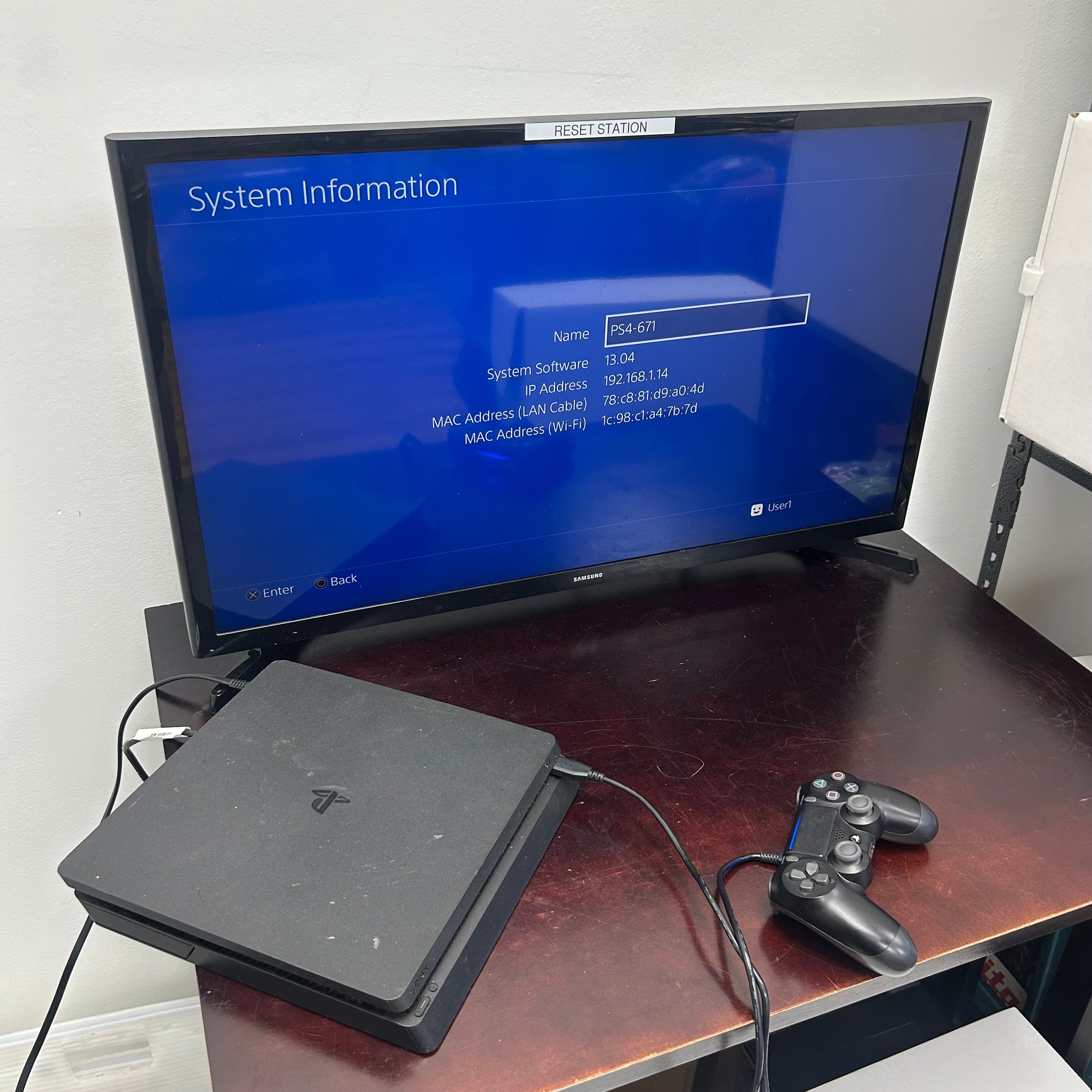 Sony PlayStation 4 PS4 Slim 1TB CUH-2215B Console Bundle Tested