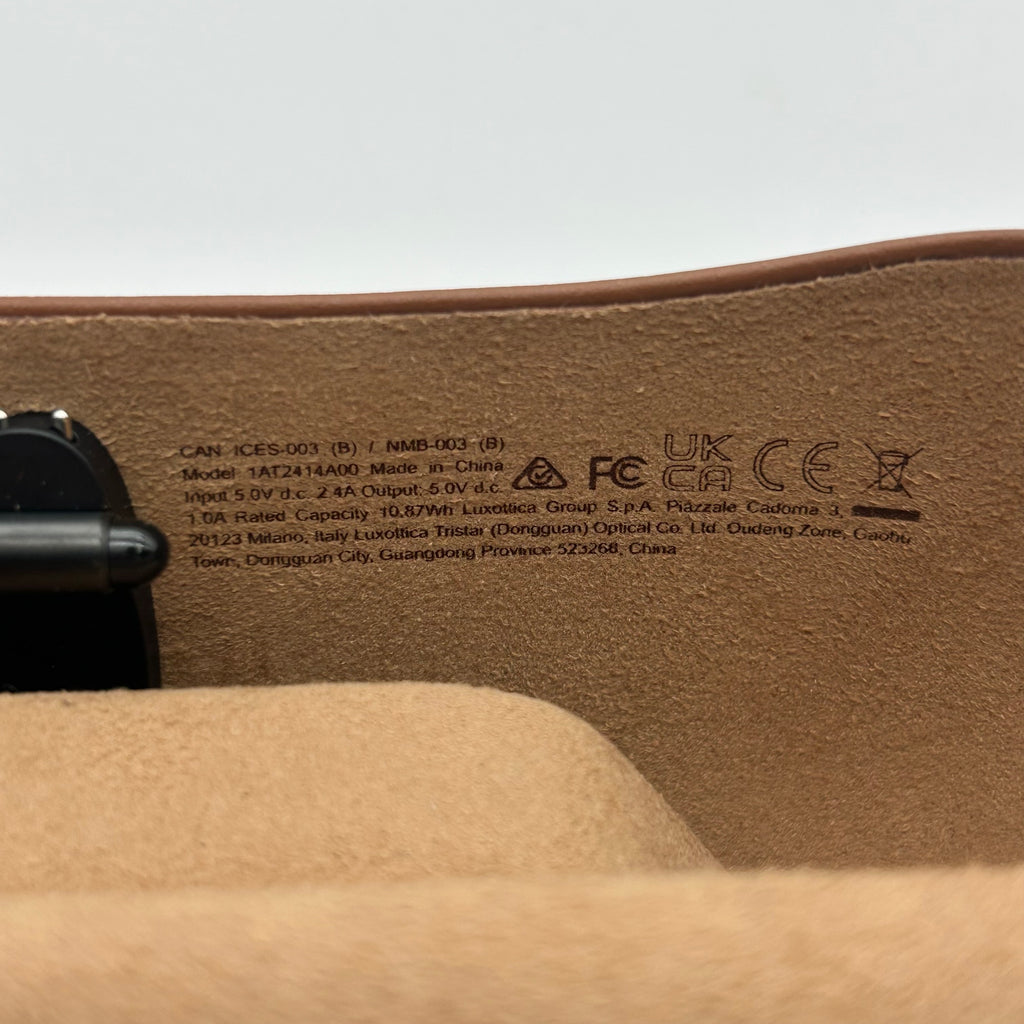 Ray-Ban Meta Wayfarer Charging Case Brown 1AT2414A00 (CASE ONLY)