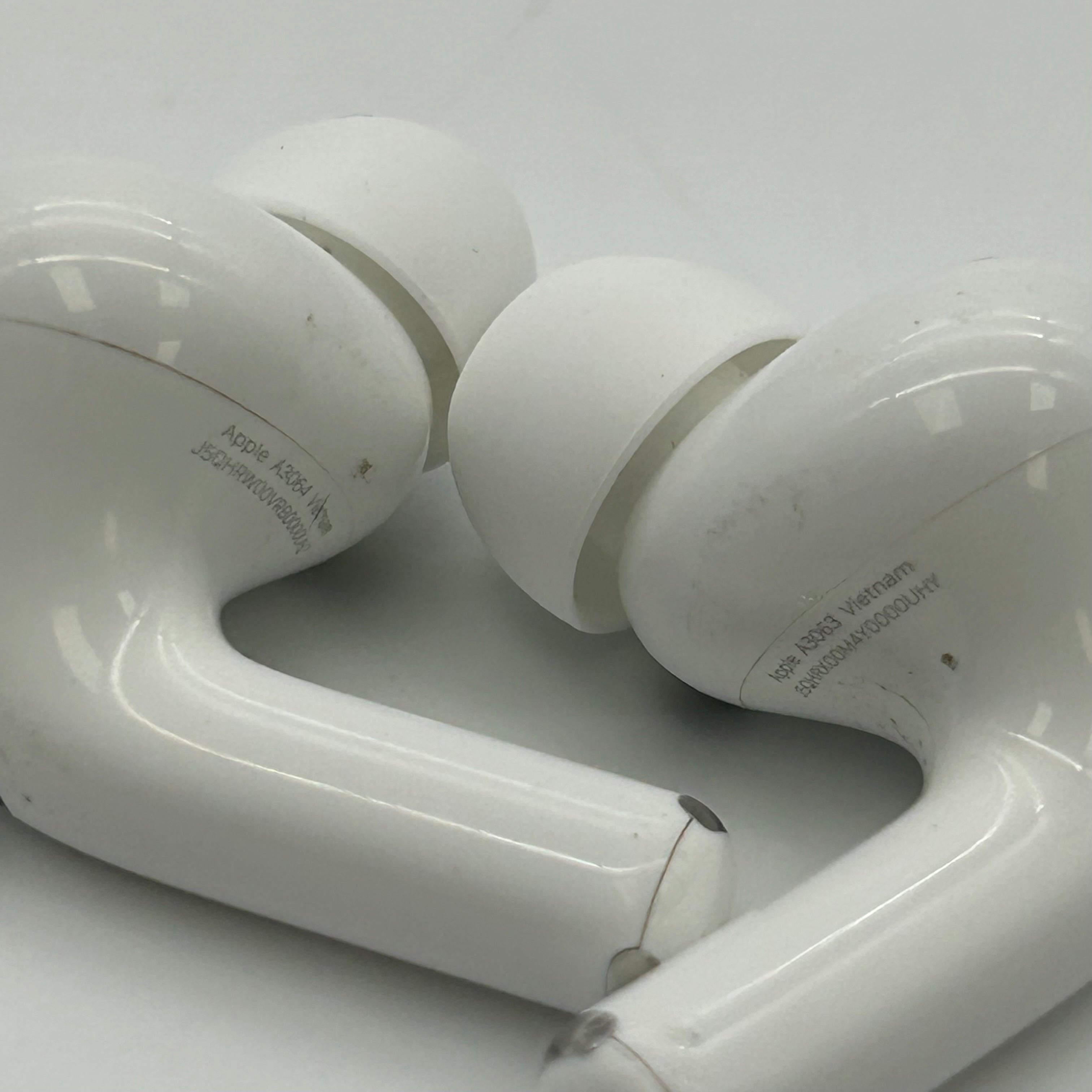 Apple AirPods Pro 3rd Gen MFHPALL/A A3063 A3064 A3122 Wireless Earbuds USB-C