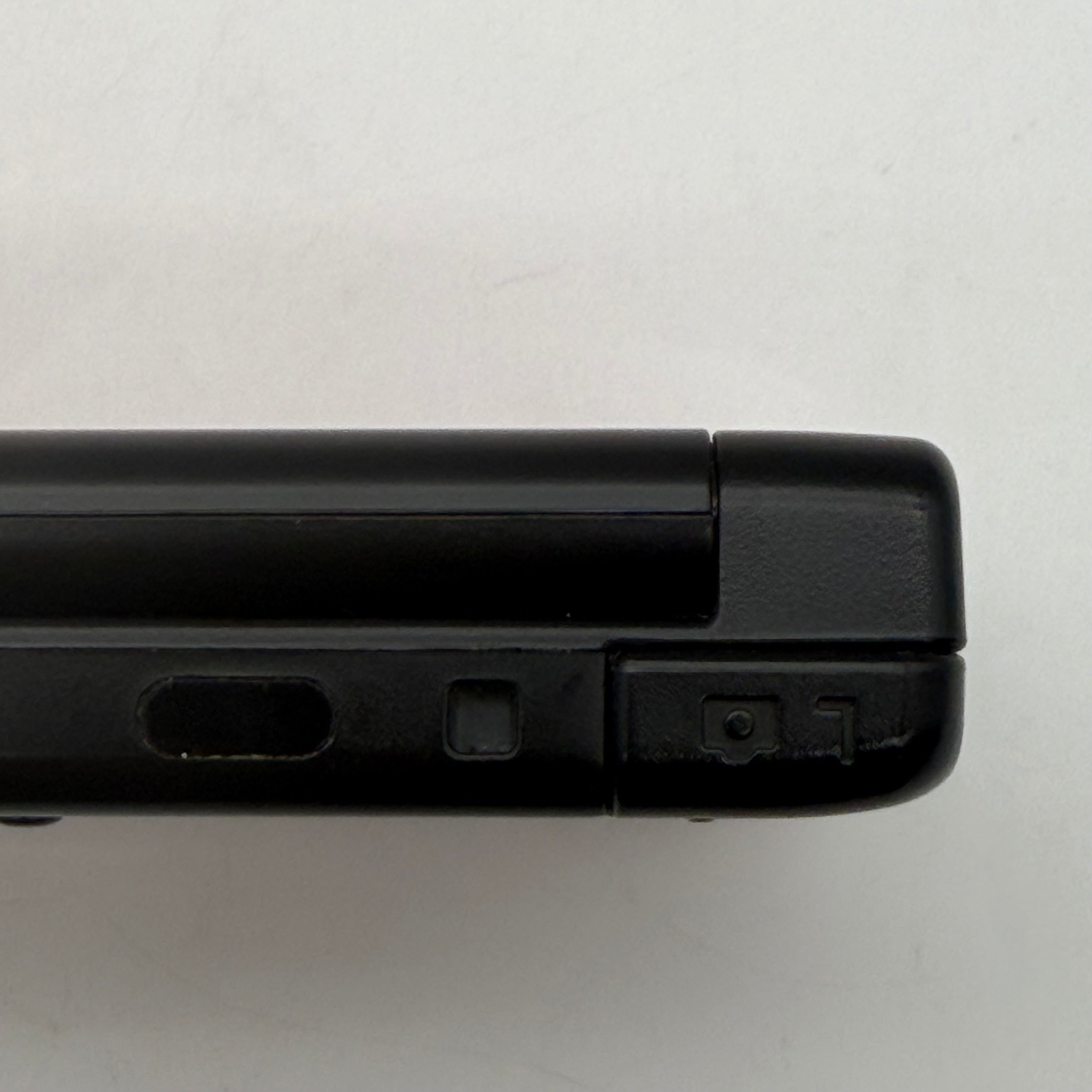 Nintendo 3DS XL SPR-001 Red/Black System w/ Charger & Stylus