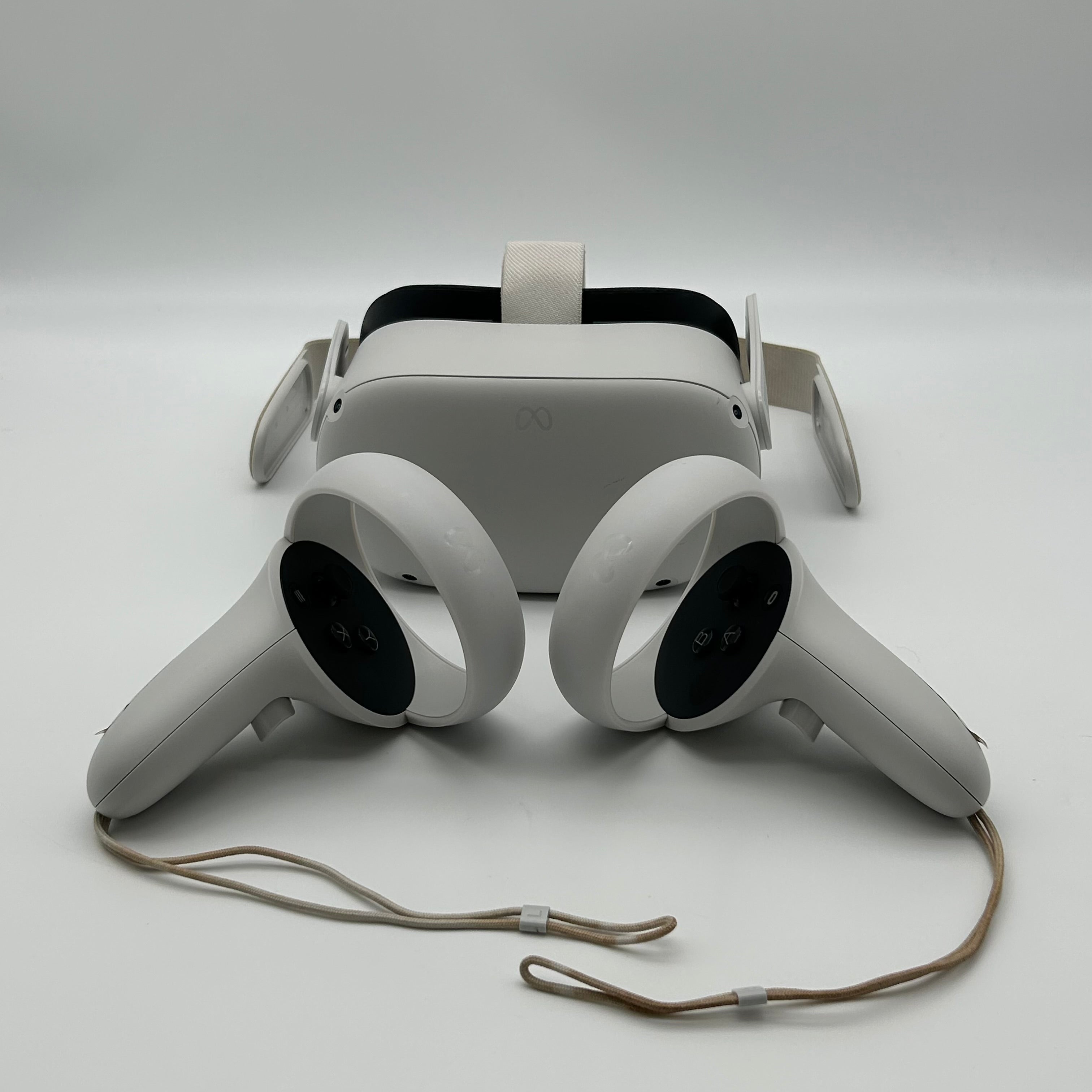Meta Quest 2 128GB Standalone All-in-One VR Headset KW49CM - Used - White