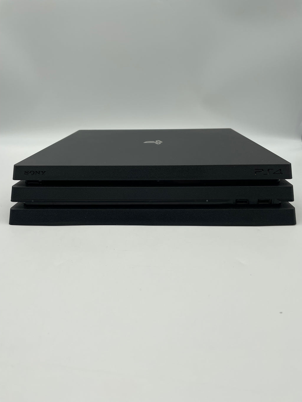 Sony PlayStation 4 Pro CUH-7215B 1TB Bundle - Tested