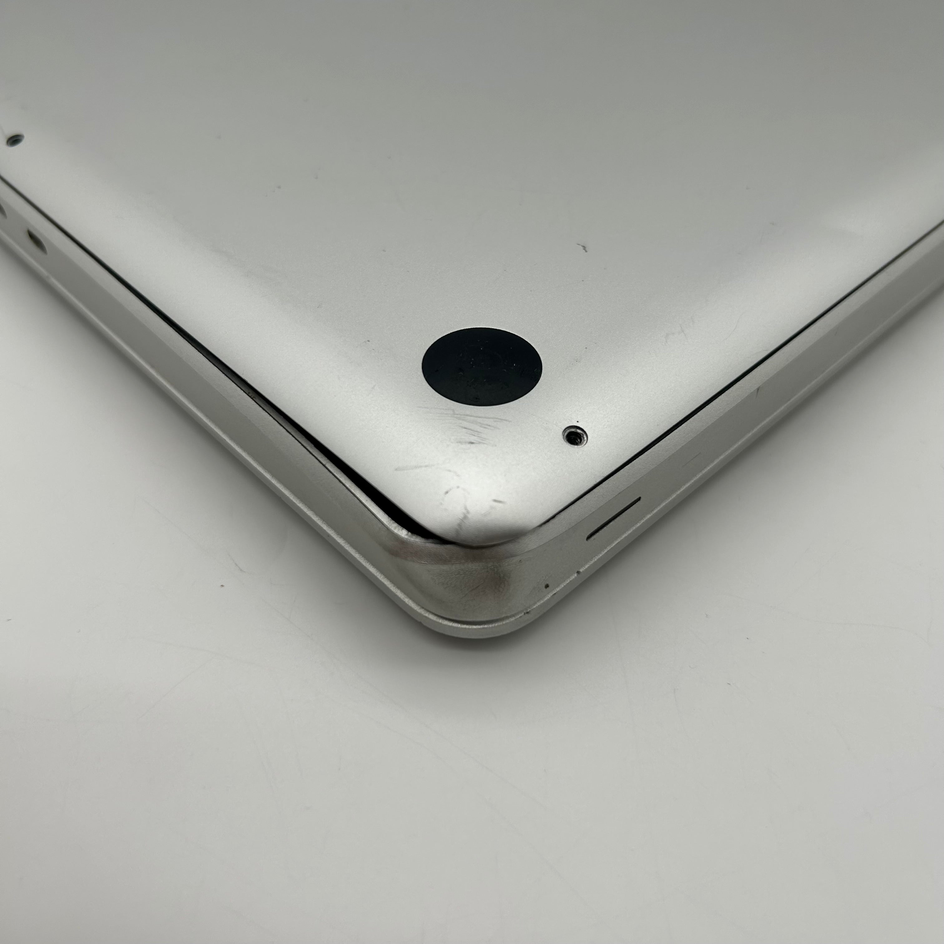 Apple Macbook Pro 17" A1297 Mid 2010 i7 2.2GHz 256GB SSD 4GB High Sierra