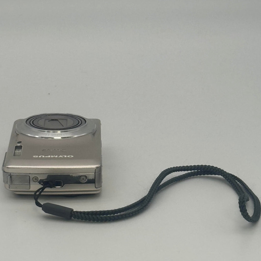 Olympus Stylus-7030 Digital Camera - Silver - Broken - For Parts/Repair Only