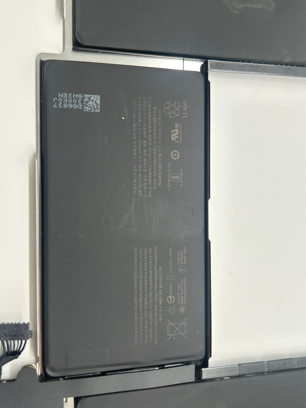 Apple Genuine A1932 Battery for MacBook Air 13 2018 Black - Used