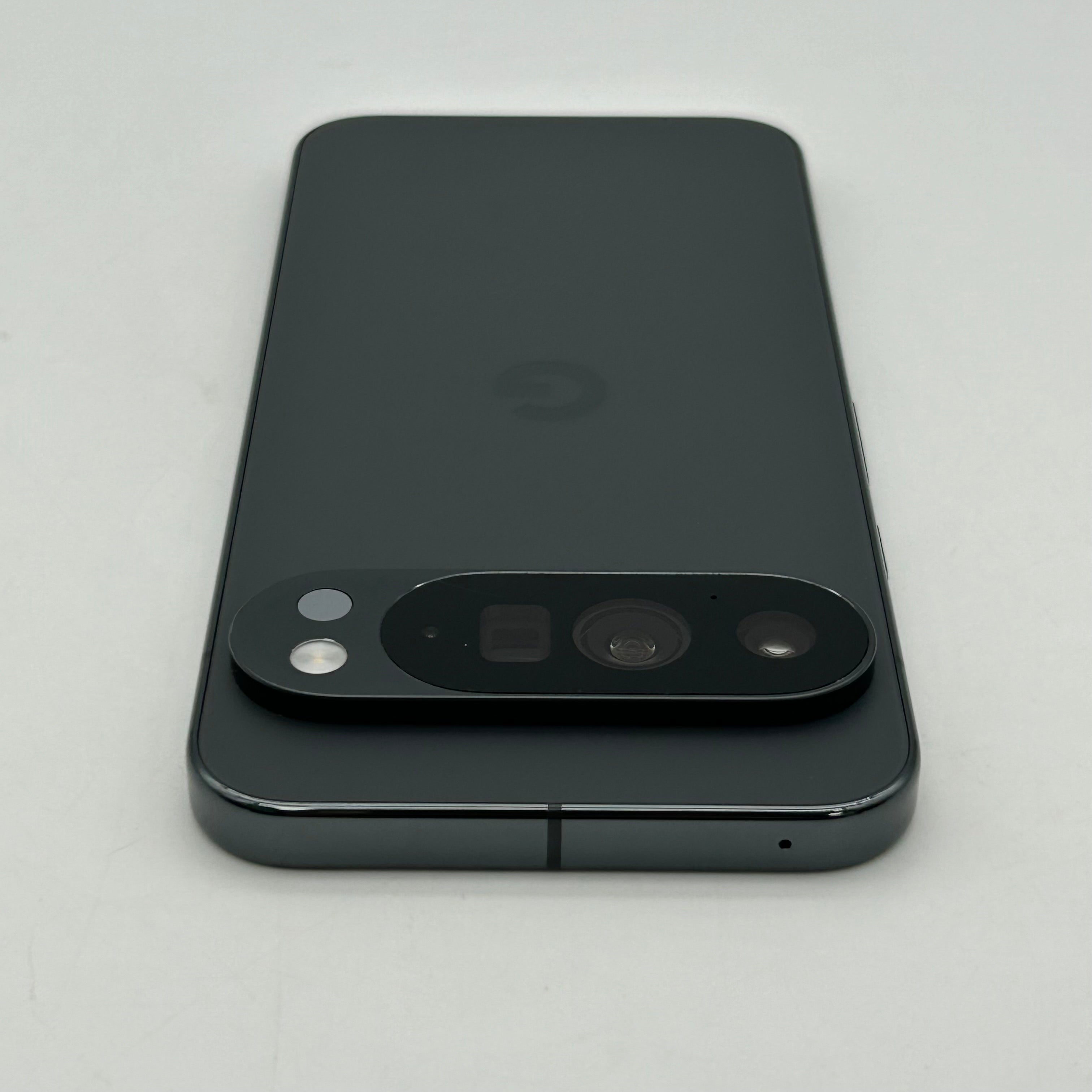 Google Pixel 10 Pro XL - 256GB - Dark Gray (AT&T) - For Parts Only