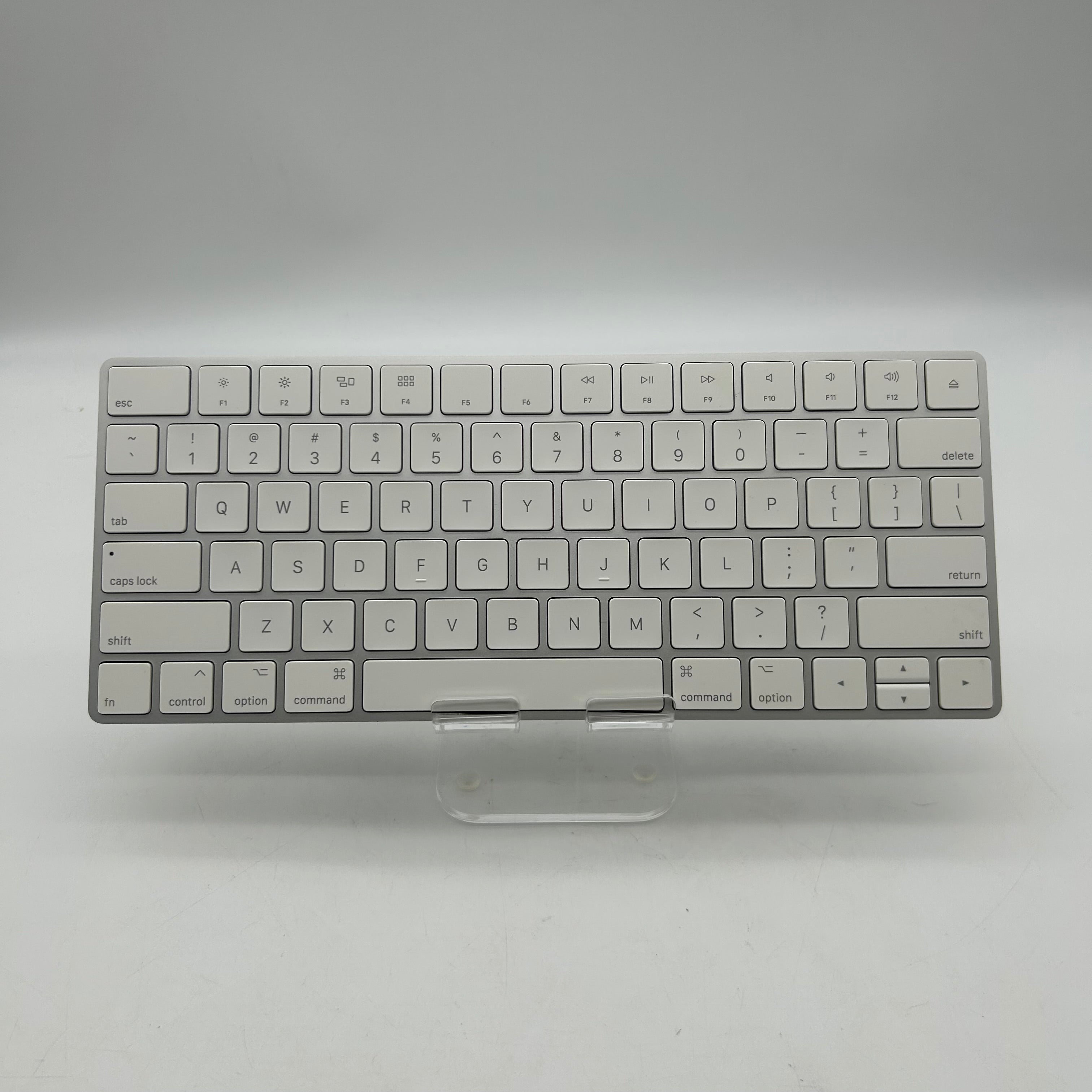 Apple Magic Keyboard MLA22LL/A A1644 Rechargeable Wireless Bluetooth