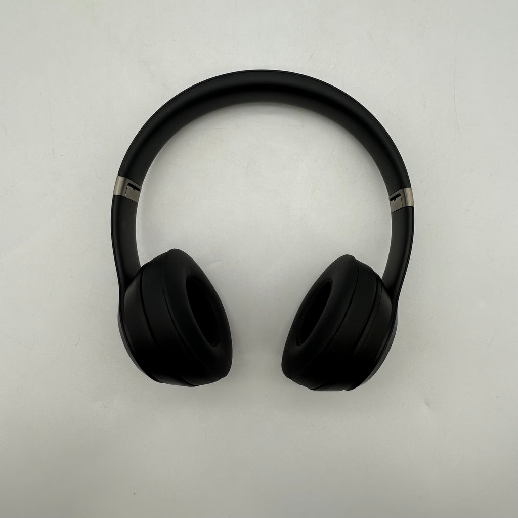 Beats Solo 4 Wireless Bluetooth Headphones - Black w/ Box included