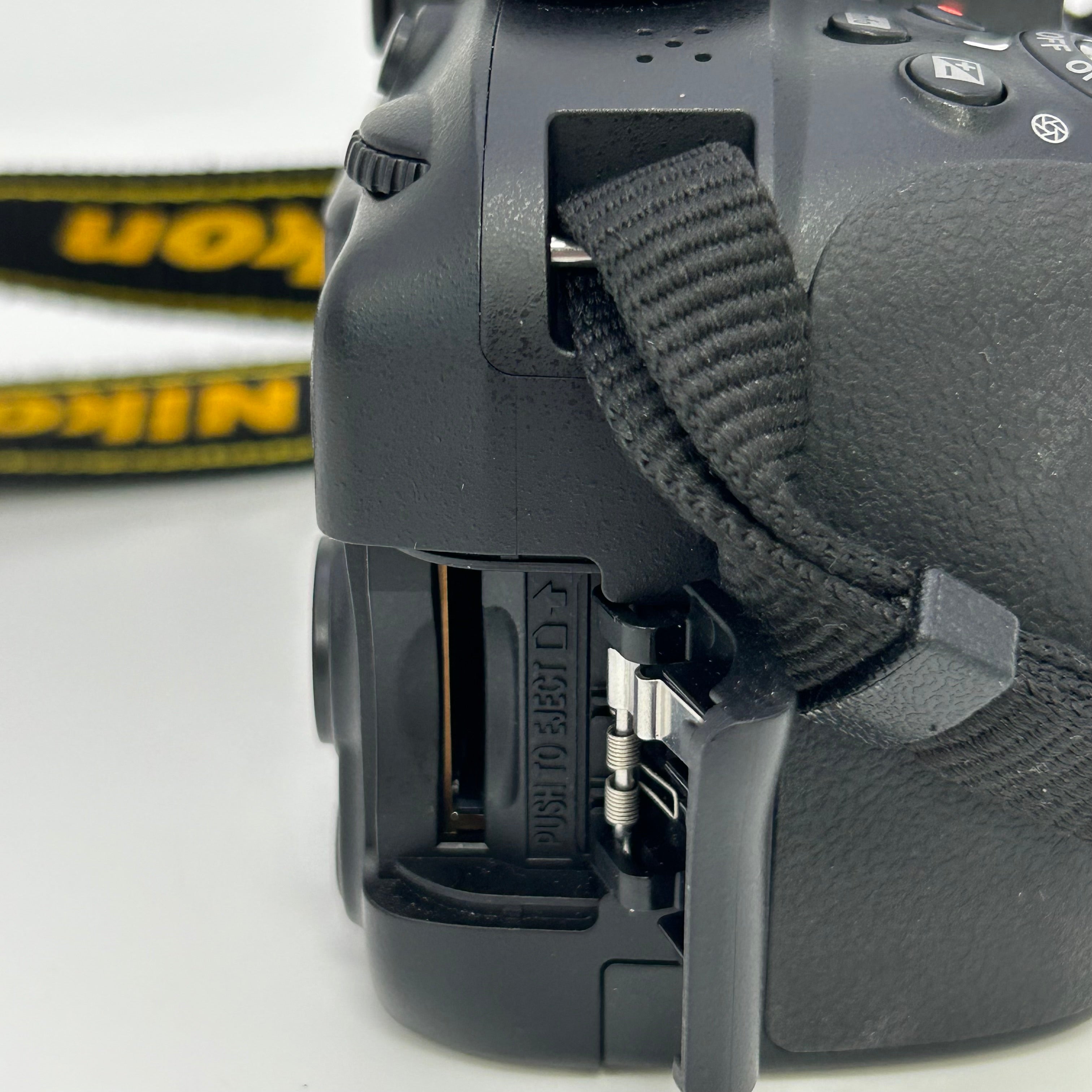 Nikon D3300 Digital SLR Camera - Black (Body Only) - READ
