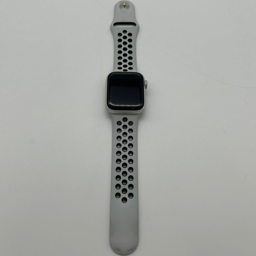 Apple Watch Series 4 GPS 40mm Silver A1977 Unlocked Used