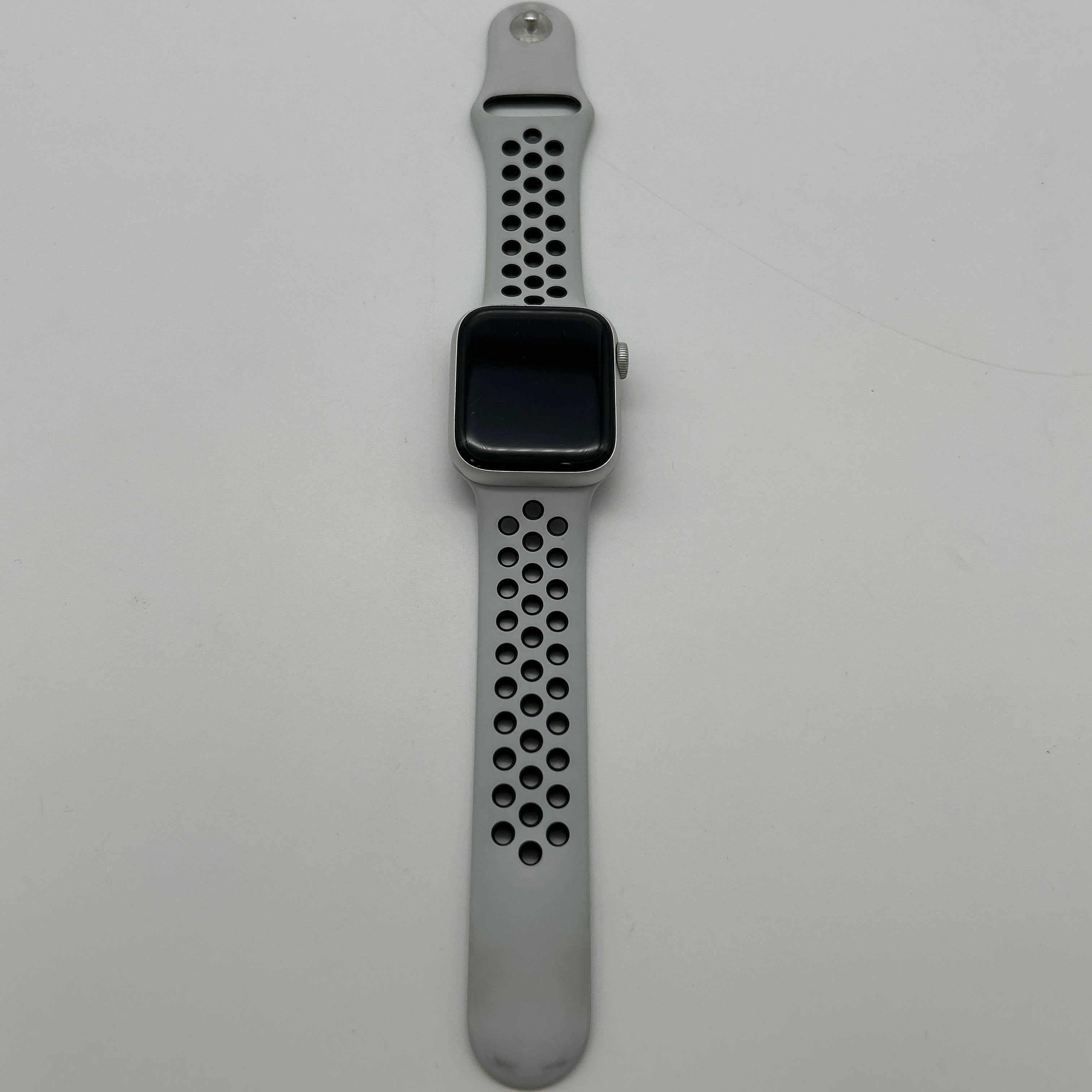 Apple Watch Series 4 GPS 40mm Silver A1977 Unlocked Used