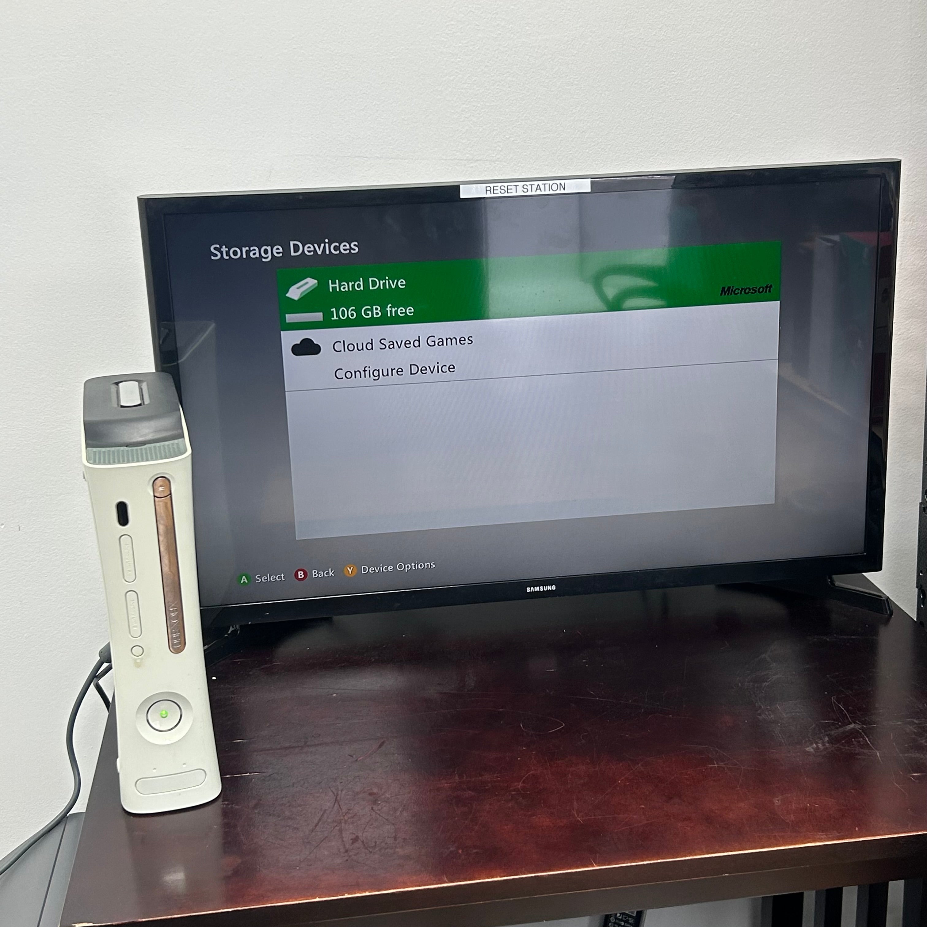 Microsoft Xbox 360 Console 120GB White w/Controller, Kinect Bar & 4 games