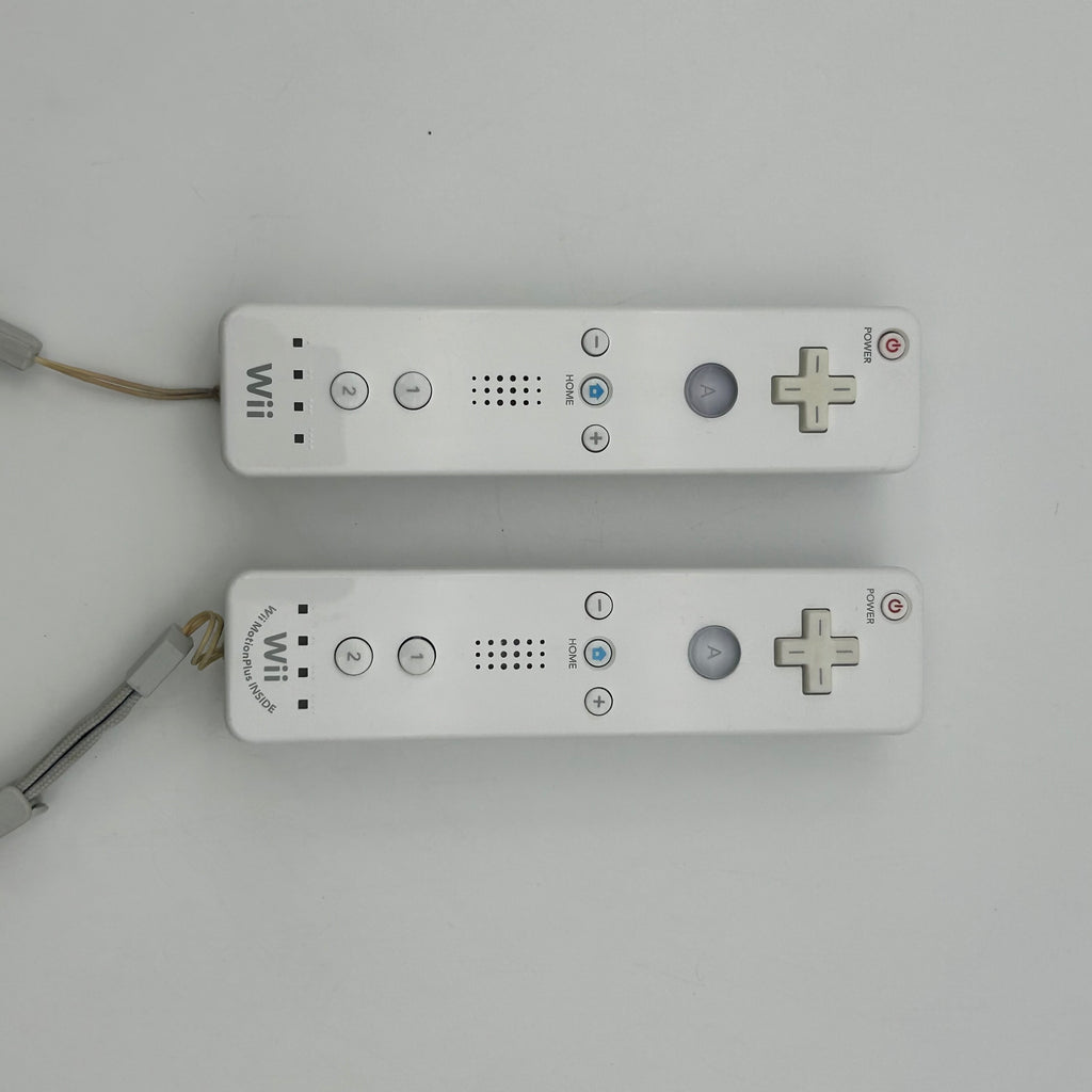 Nintendo Wii RVL-101 Console Bundle Controller Nunchuck Cords Sensor 11 Games