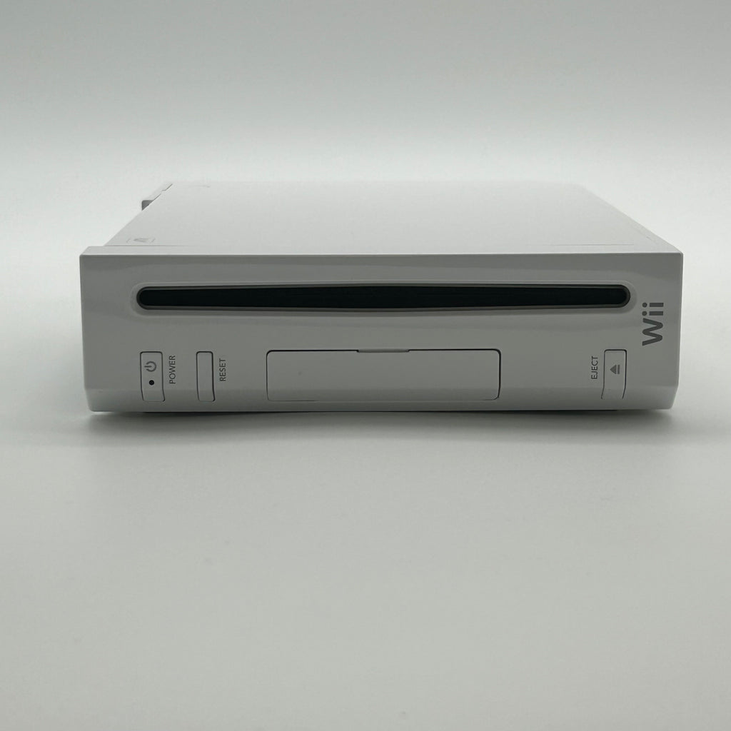 Nintendo Wii (RVL-001) 2006 White Video Game System w/ Remote and Nunchuck