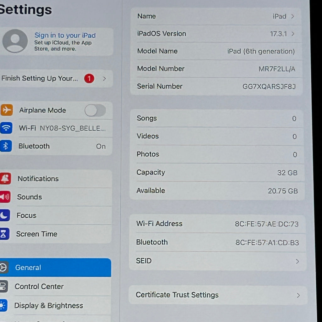 Apple iPad (6th Gen) A1893 (2018) Wi-Fi 32GB