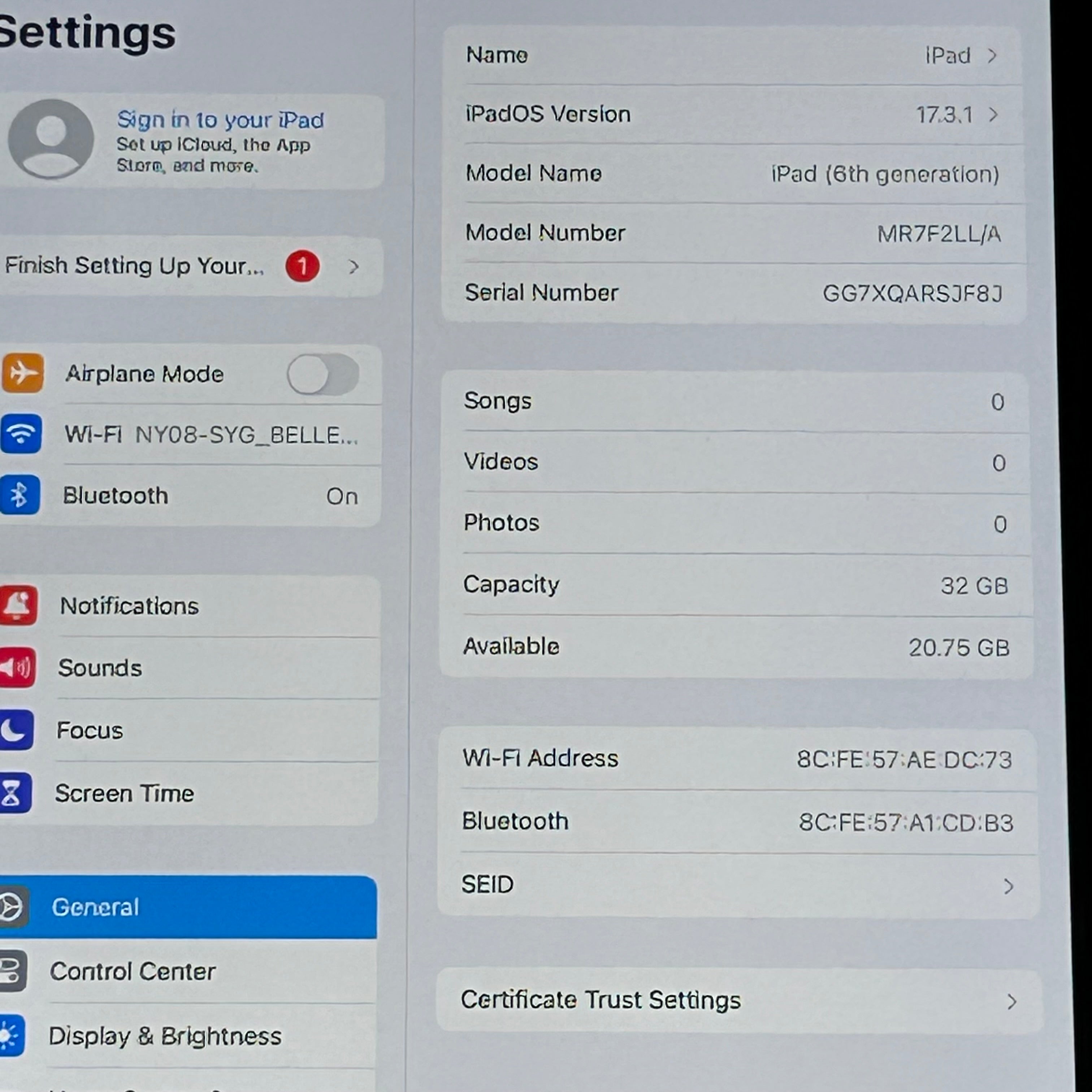 Apple iPad (6th Gen) A1893 (2018) Wi-Fi 32GB