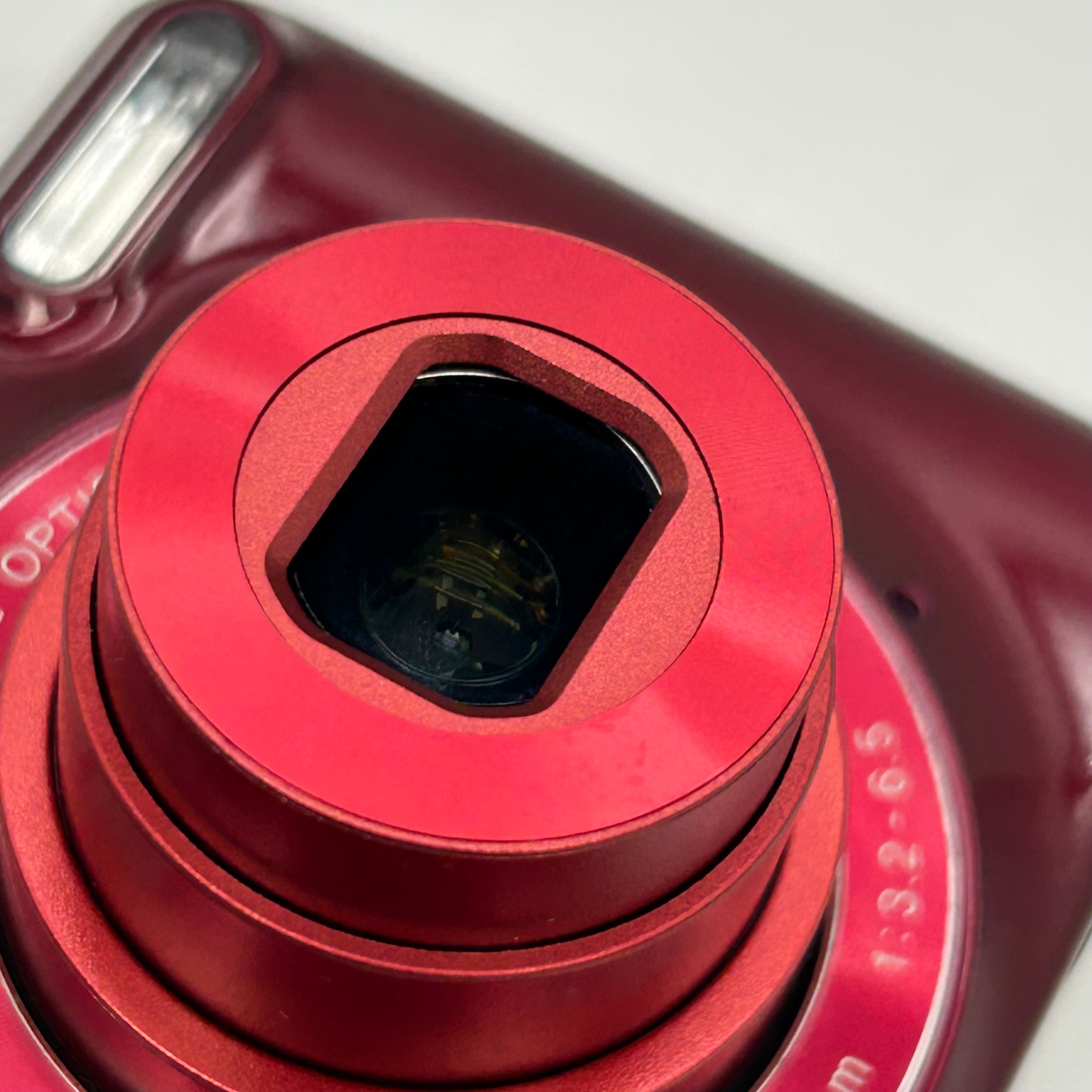 Nikon COOLPIX L32 20.1MP Digital Camera - Red - Case & 1GB SD - TESTED