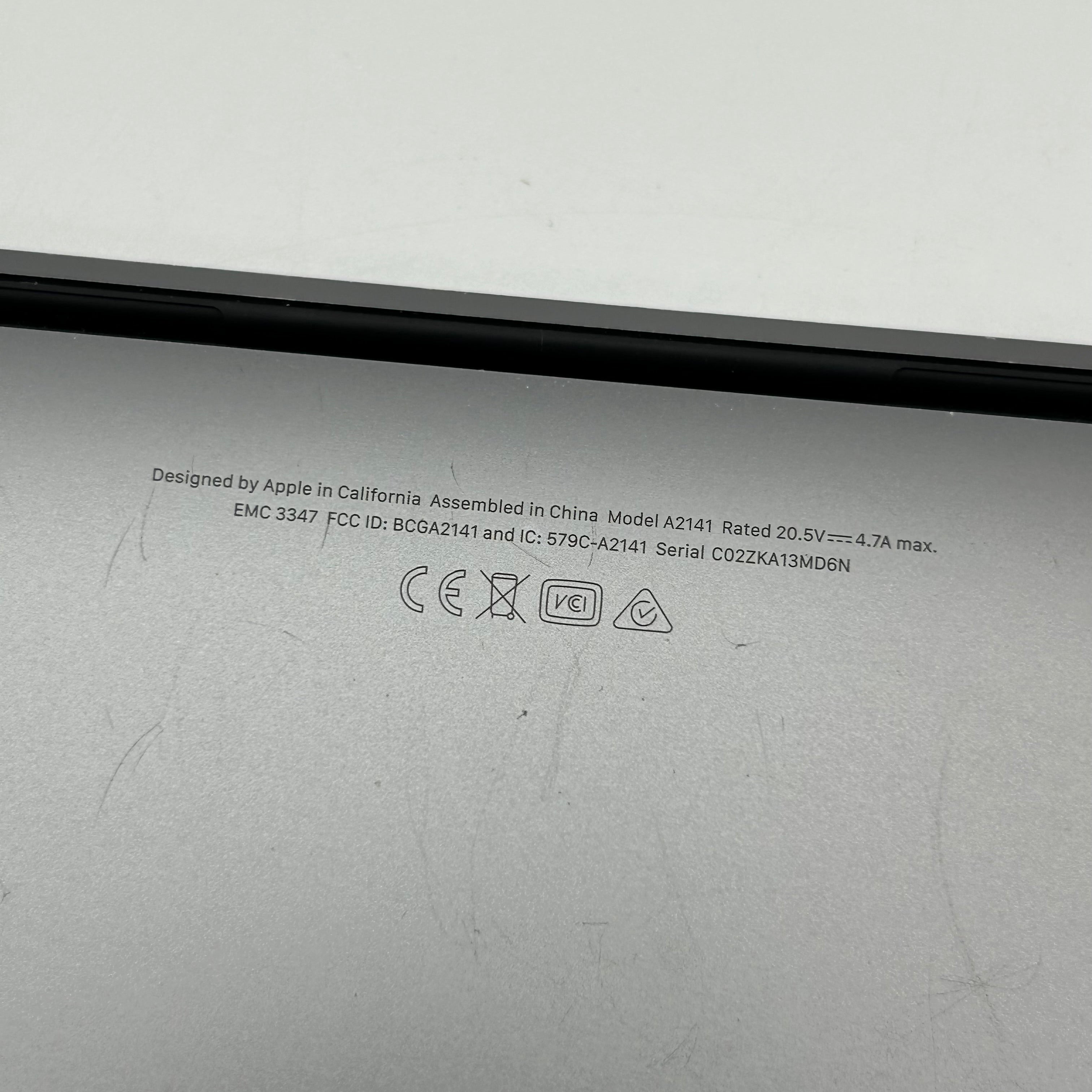 NY08-45278 Apple MacBook Pro 16" A2141 2020 Laptop for Parts Broken