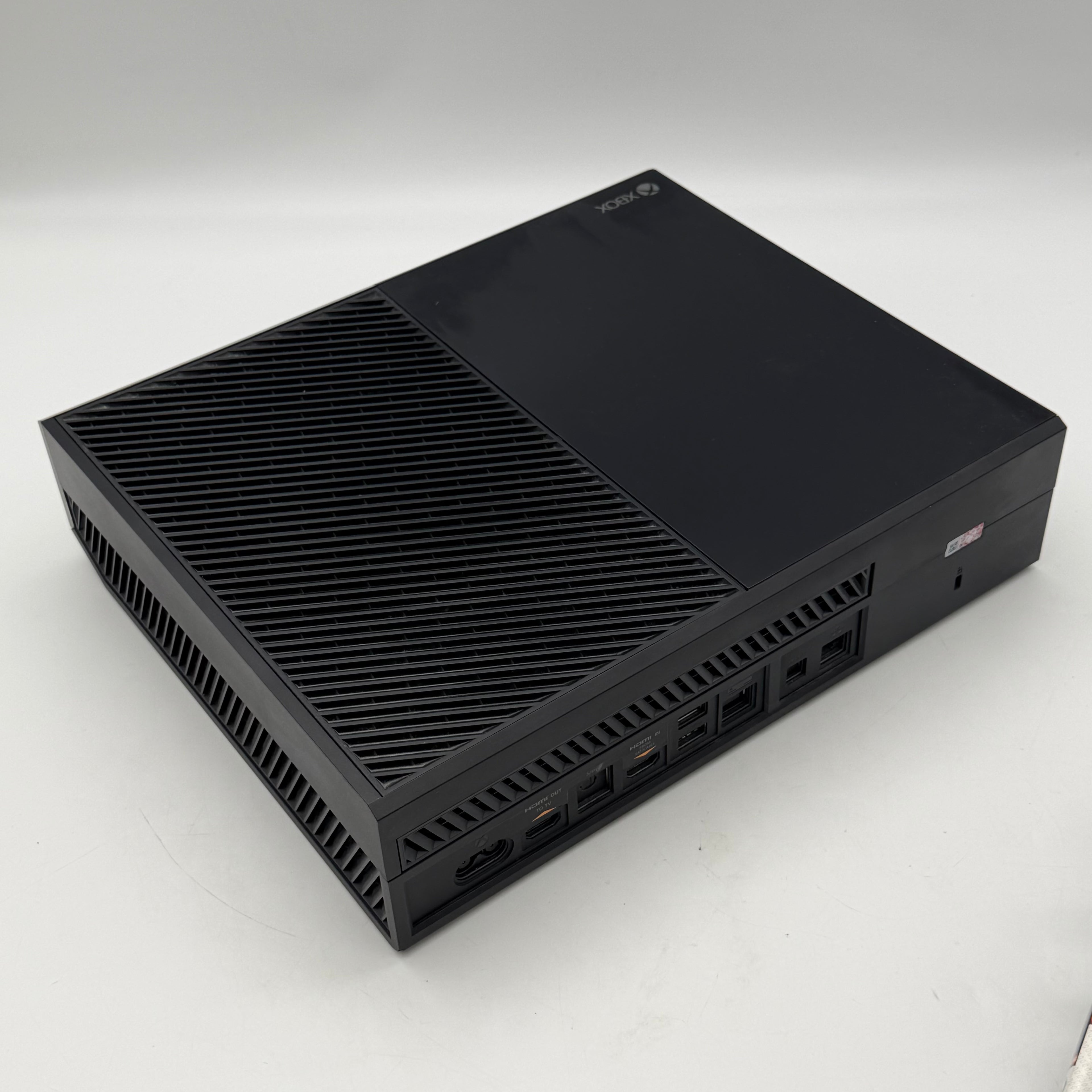 Microsoft Xbox One (1540) 2013 Black 500GB Console w/ Kinect Sensor & 3 Games