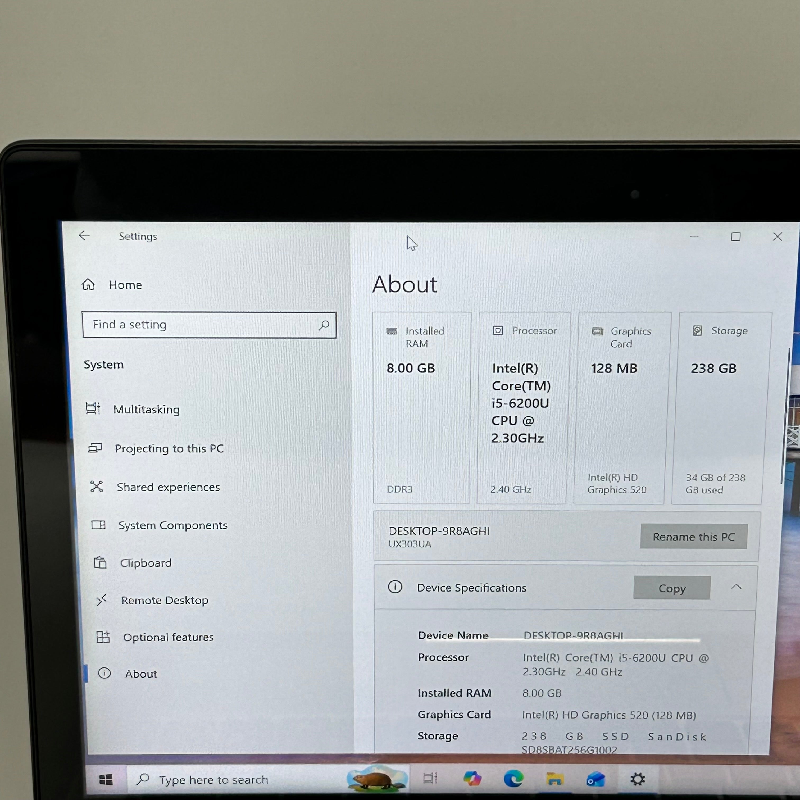 Asus ZenBook UX303UA i5-6200U 8GB RAM 256GB SSD