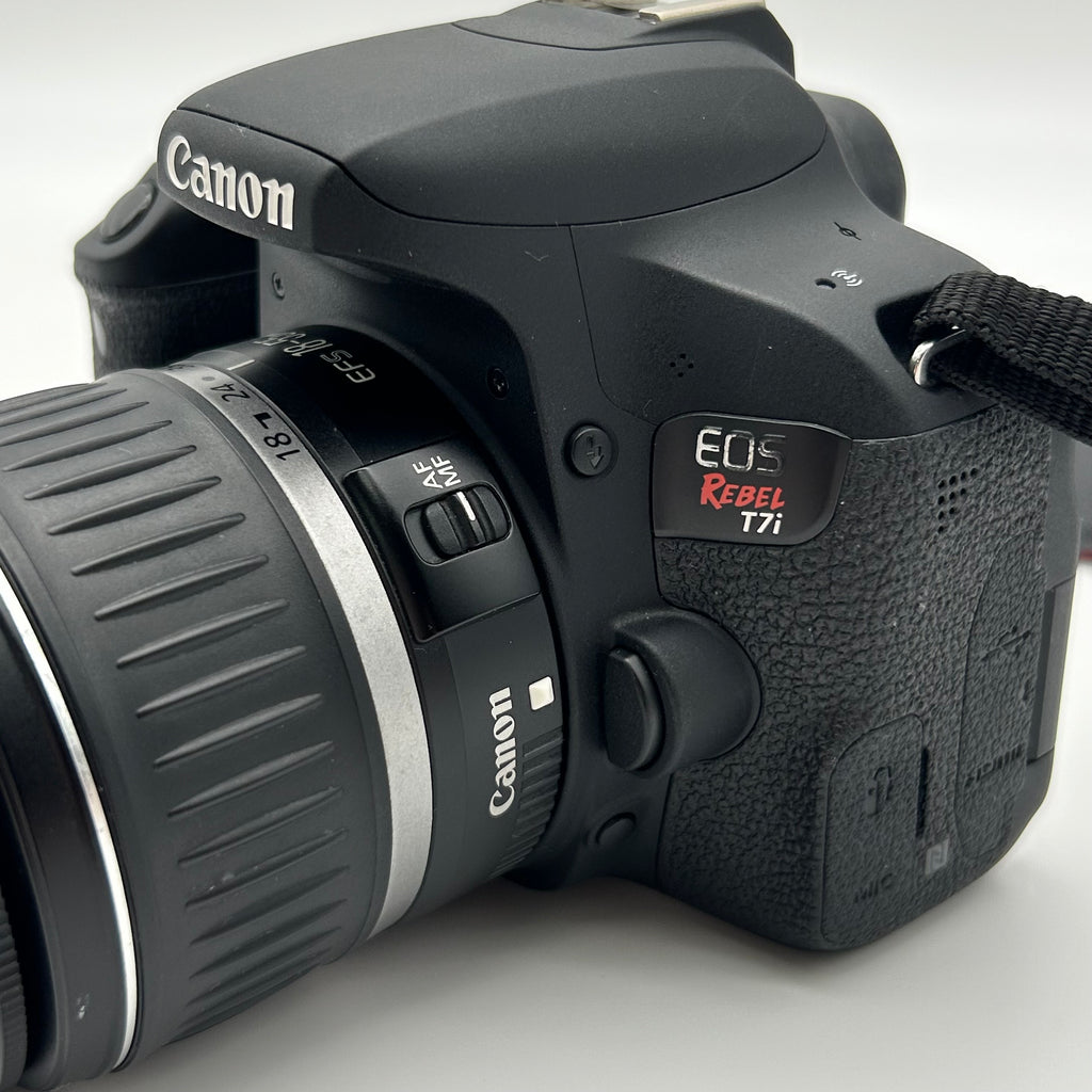 Canon EOS Rebel T7i EF-S 18-55mm Black Screen Broken with Functional Flash