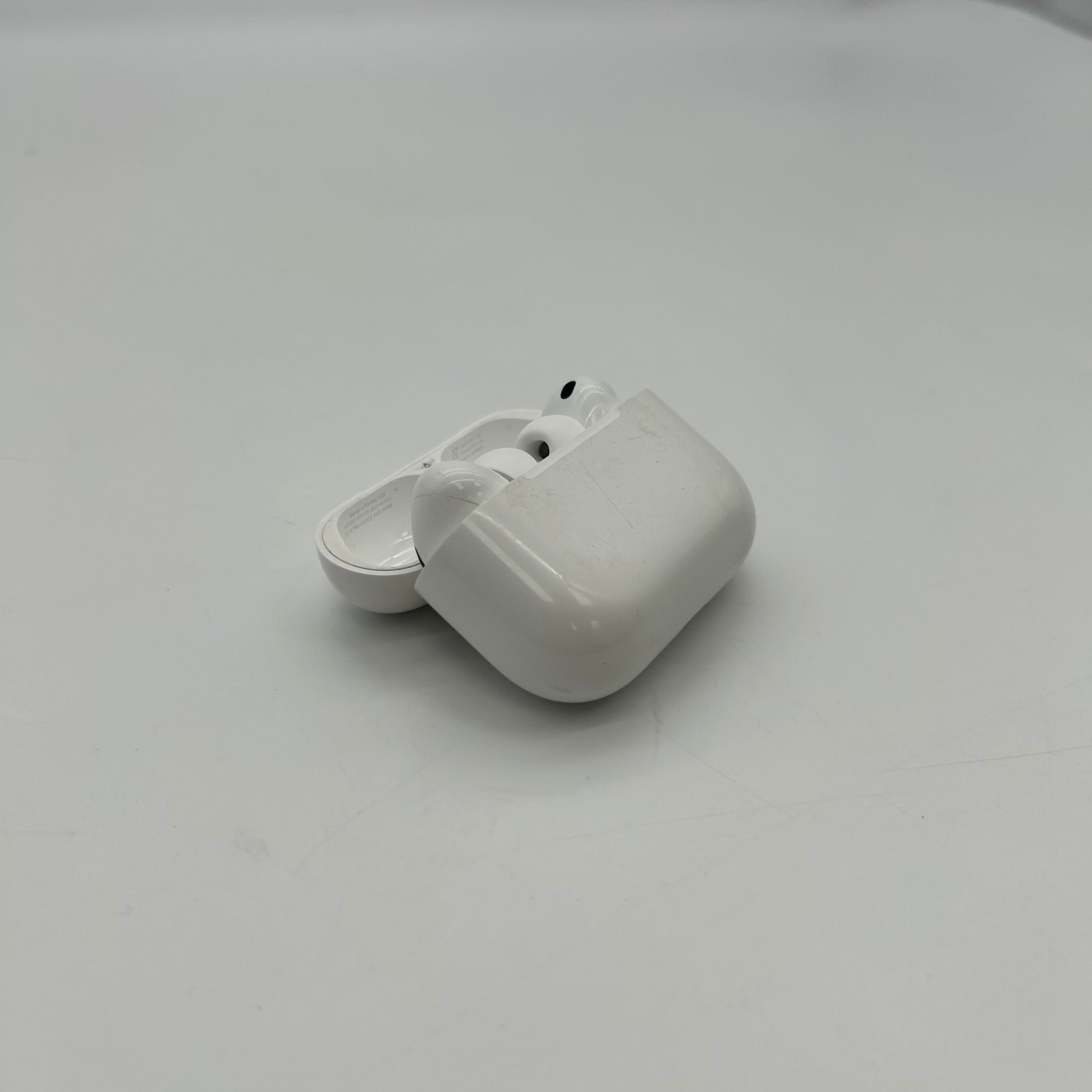 Apple AirPods Pro 3rd Gen MFHPALL/A A3063 A3064 A3122 Wireless Earbuds USB-C