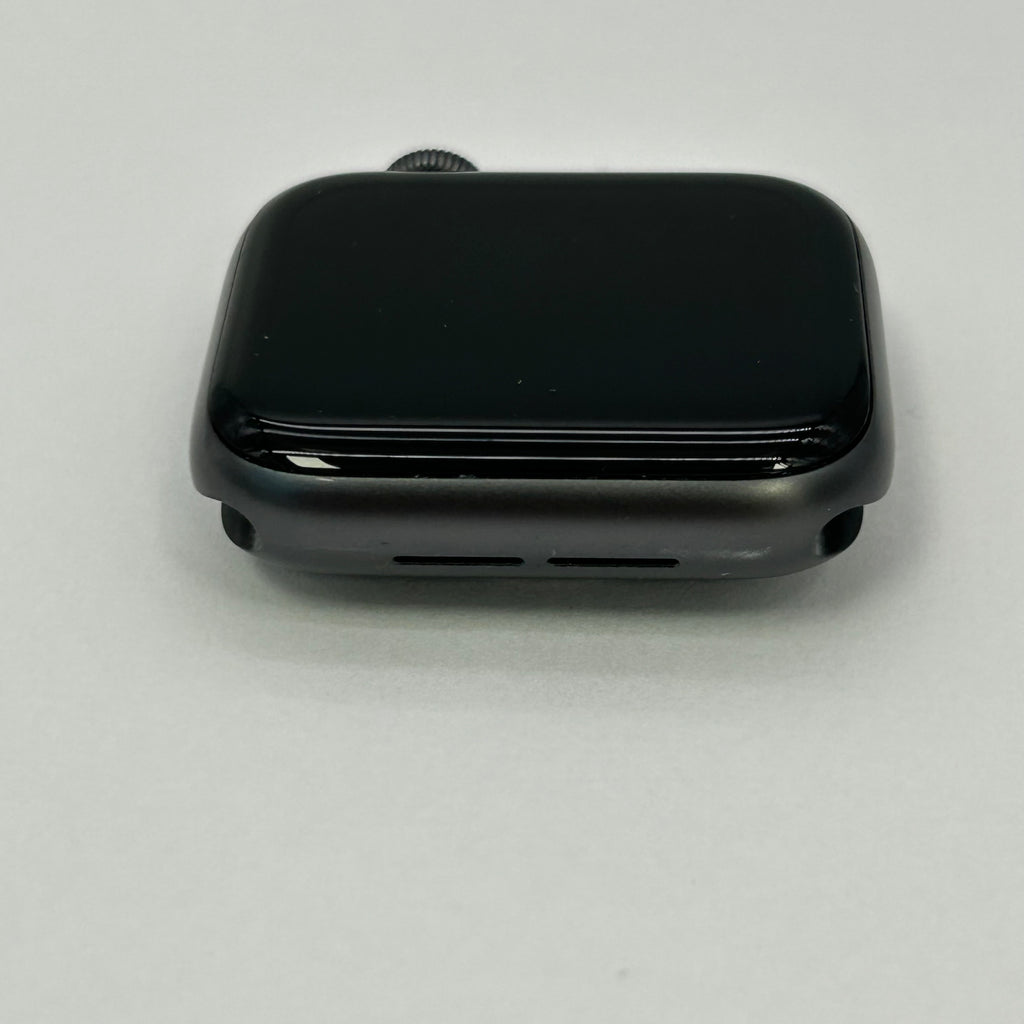 Apple Watch Series 4 40 mm Space Gray A1977 GPS Only 72%