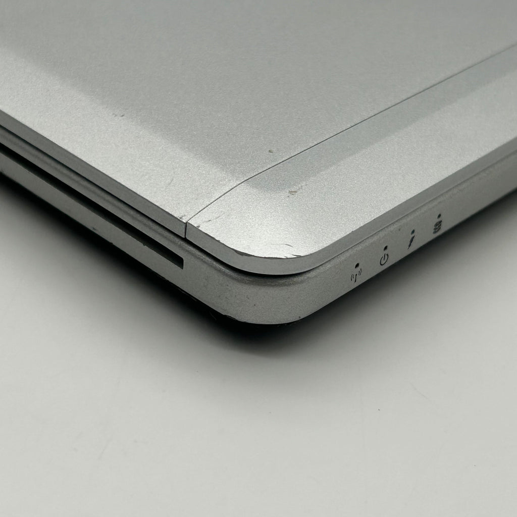 HP EliteBook Folio 9470m 14" |Core i5 |4GB RAM| 256GB| Silver Laptop w/ Charger - AS IS