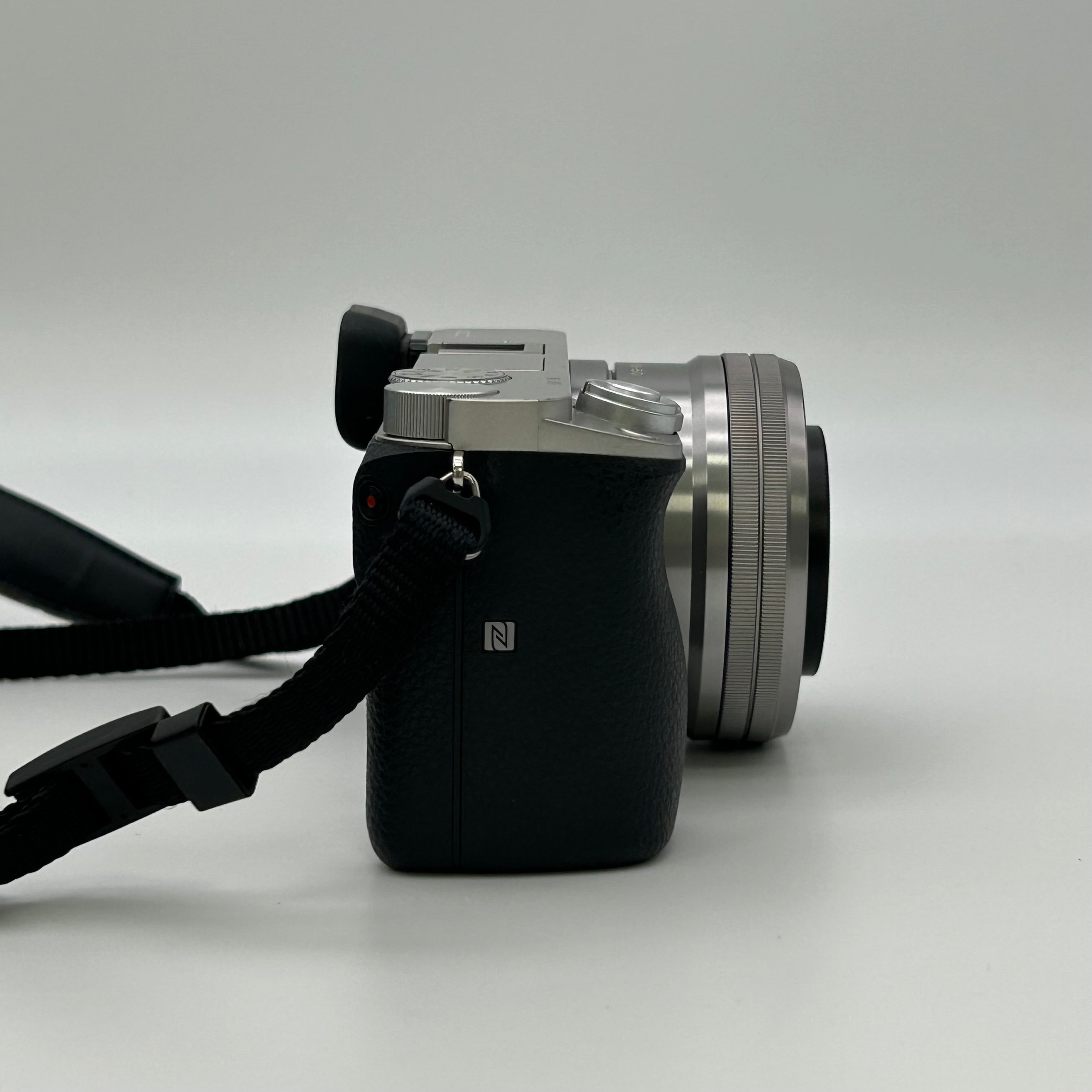 Sony Alpha A6000 Mirrorless Digital Camera w/16-50mm Lens English Silver - Used