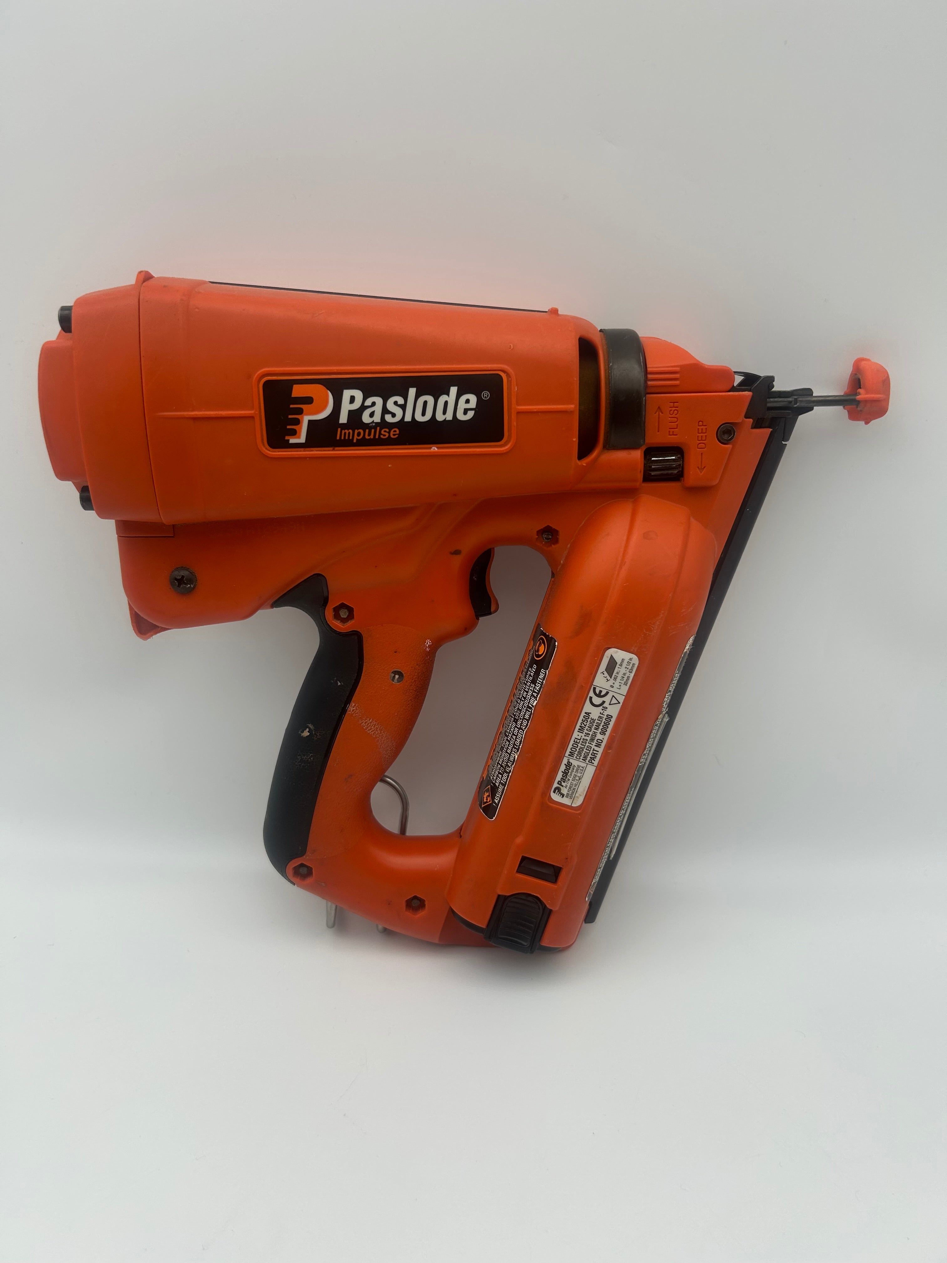 Paslode IM250A Angled Finish Nailer w/ Battery & Charger