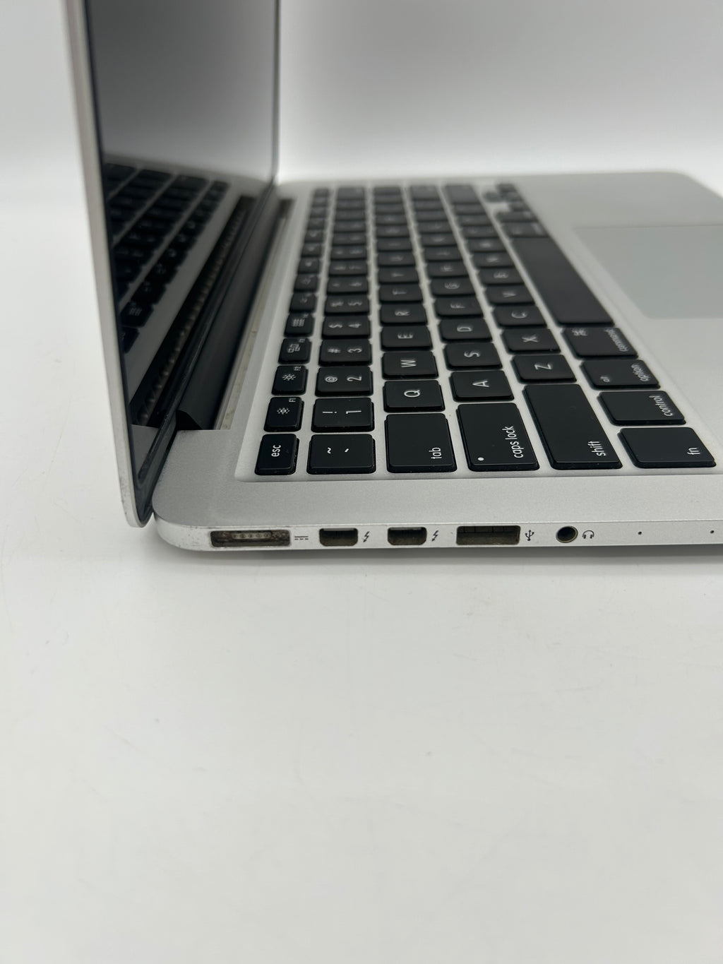 Apple MacBook Pro 13-inch Late 2013 2.4GHz Core i5 8GB 256GB Silver Used - C