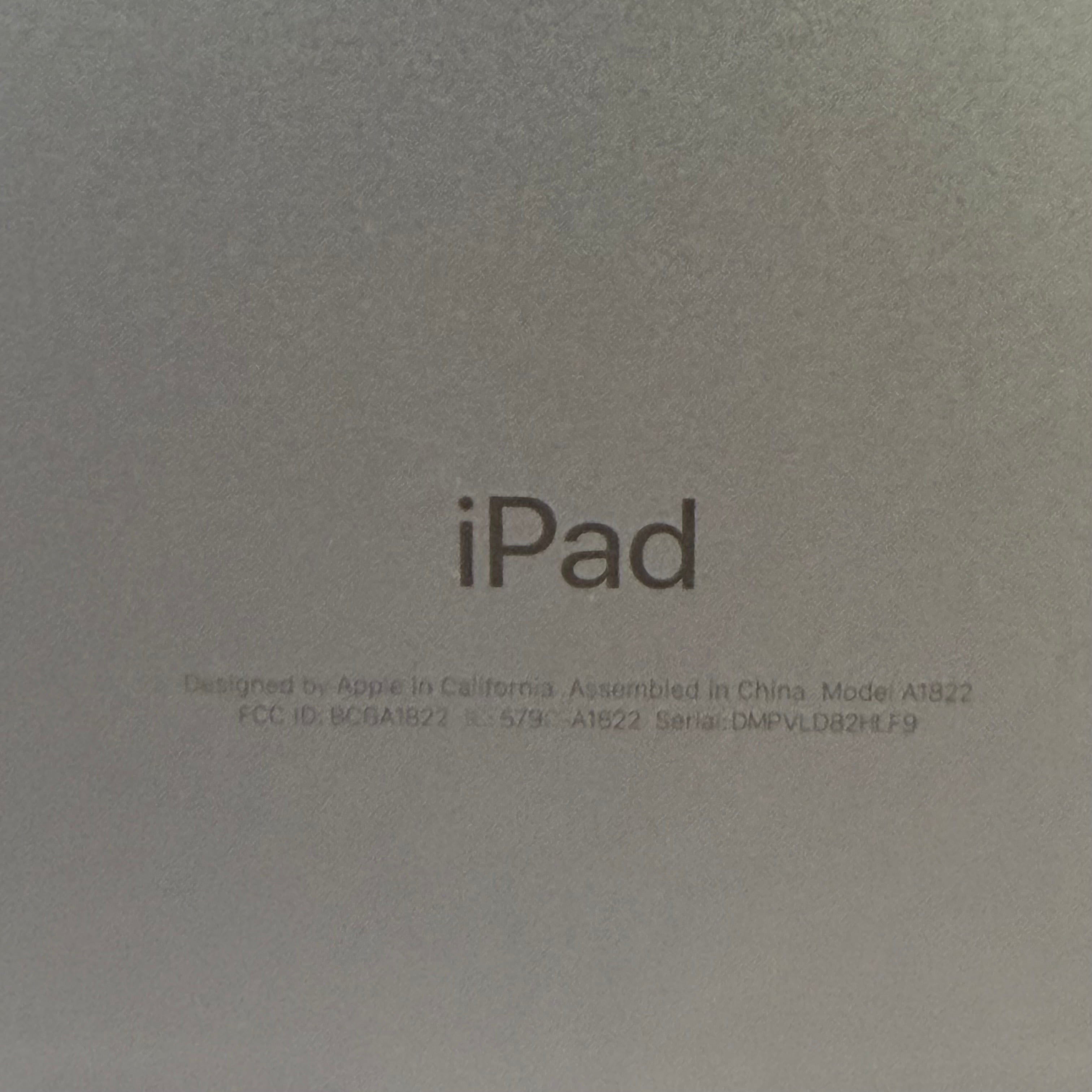Apple iPad 5th Gen. A1822 32GB Black/Space Gray 9.7" Touchscreen Wi-Fi Tablet