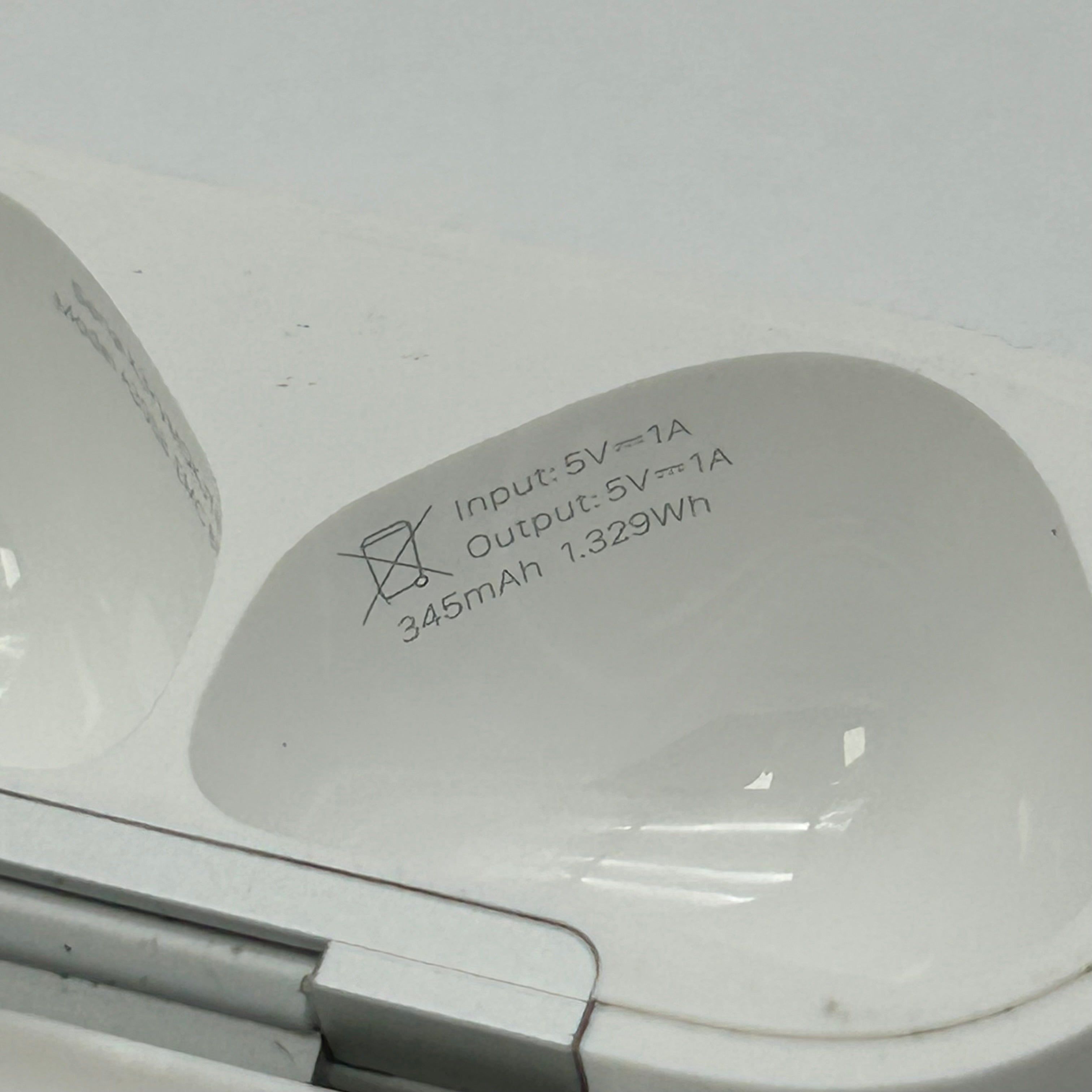 Apple AirPods (4th Gen) Complete Set A3058 A3050 A3053 - White Genuine tested Working Pair - Used