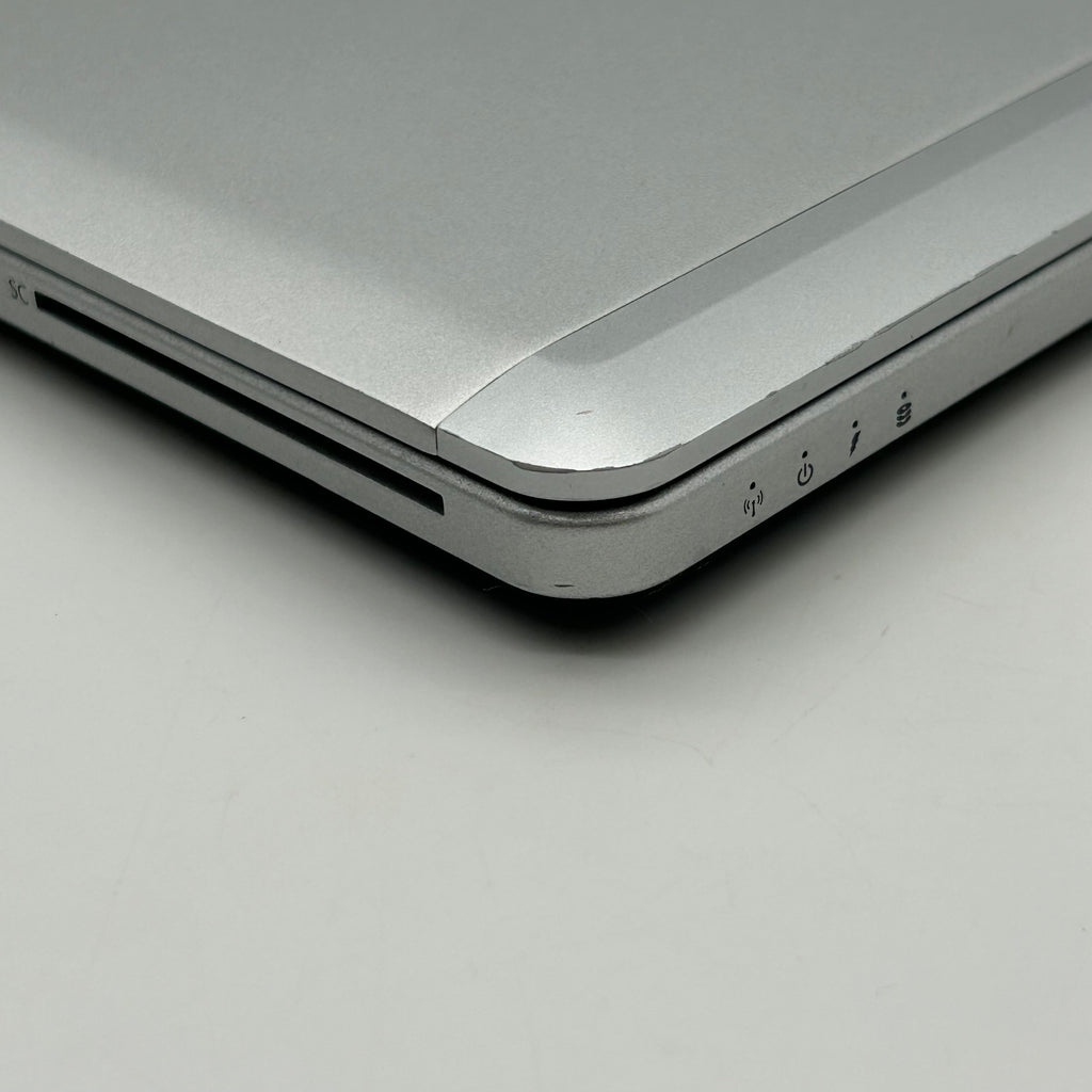 HP EliteBook Folio 9480m 14" |Core i7 2.1GHz |8GB RAM |256GB| Silver w/ Charger