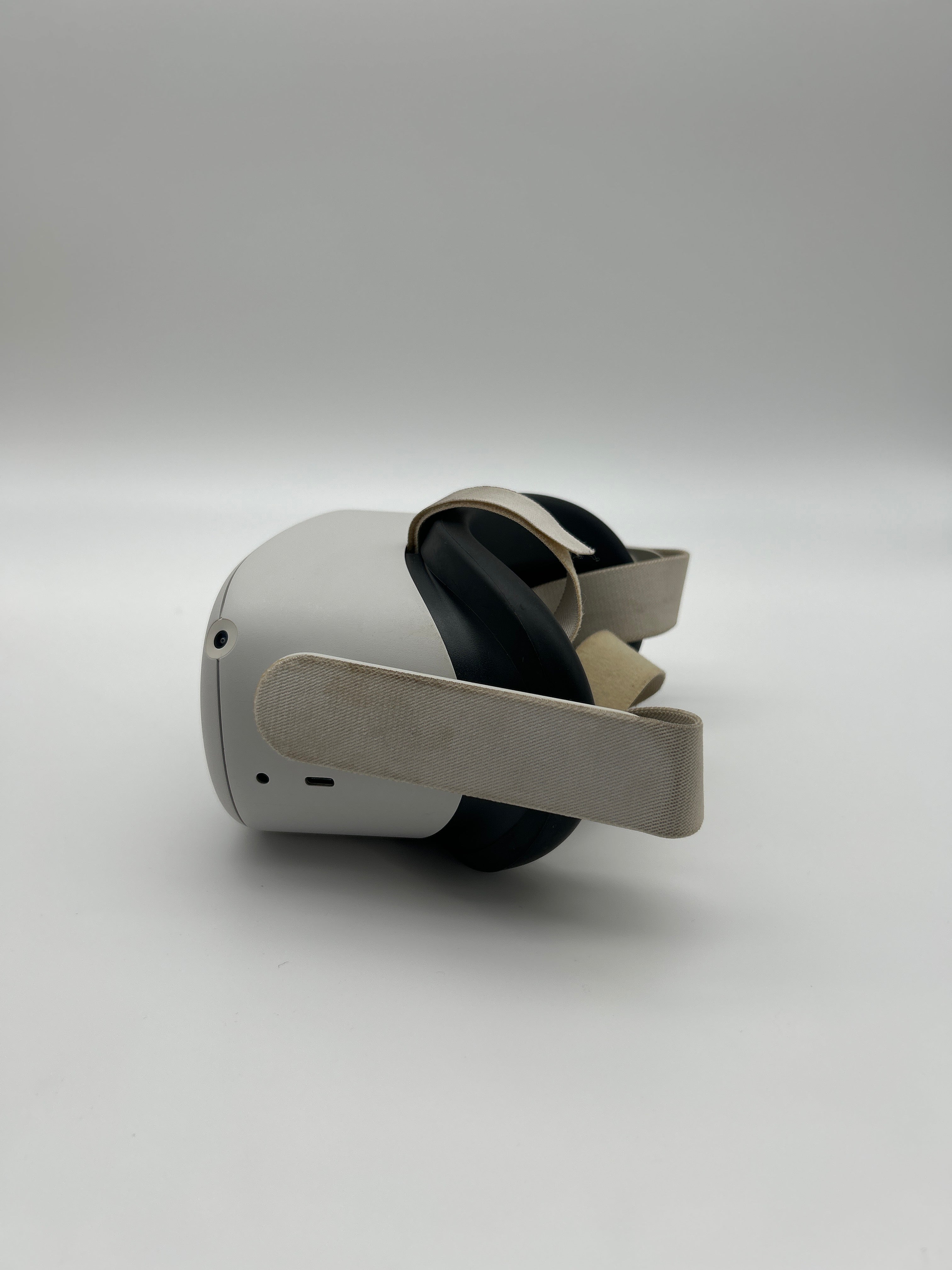 Meta Oculus Quest 2 128GB Advanced All-In-One VR White Headset - Used