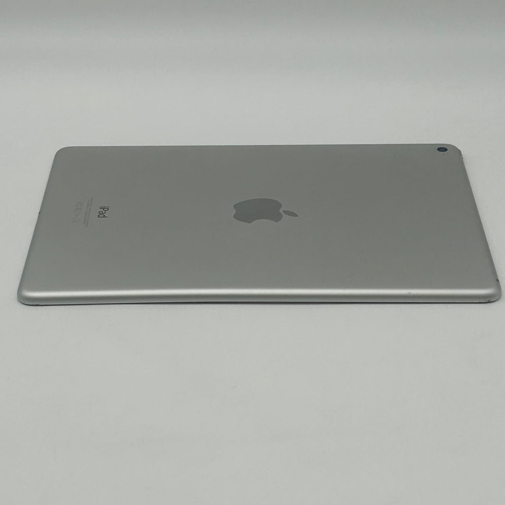 Apple iPad Air 2 Wi-Fi 16GB Silver A1566 - Cracked Screen