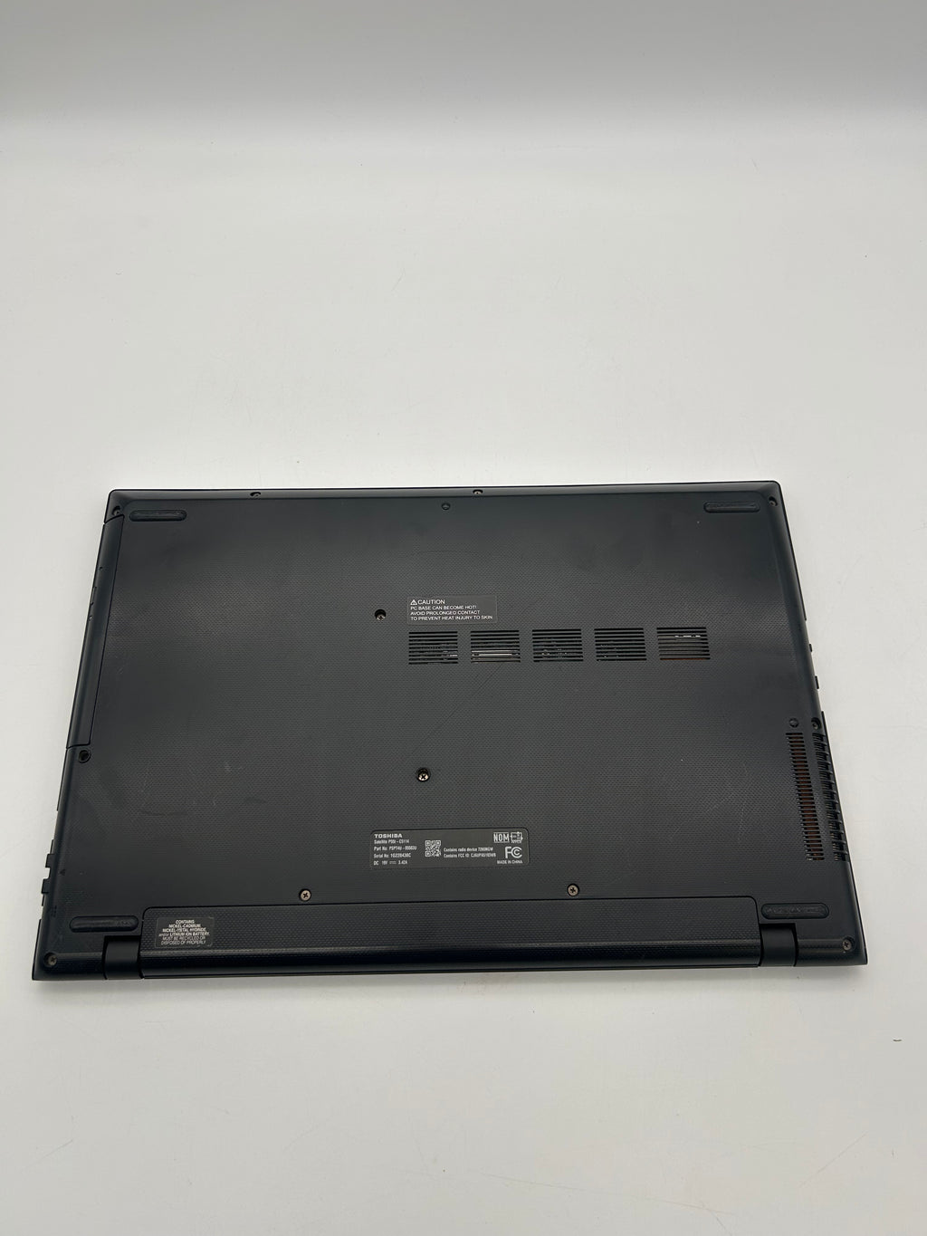 Toshiba Satellite P55t-C5114 15.6-inch Core i5 8GB RAM 1TB HDD GeForce 930M Touchscreen Laptop