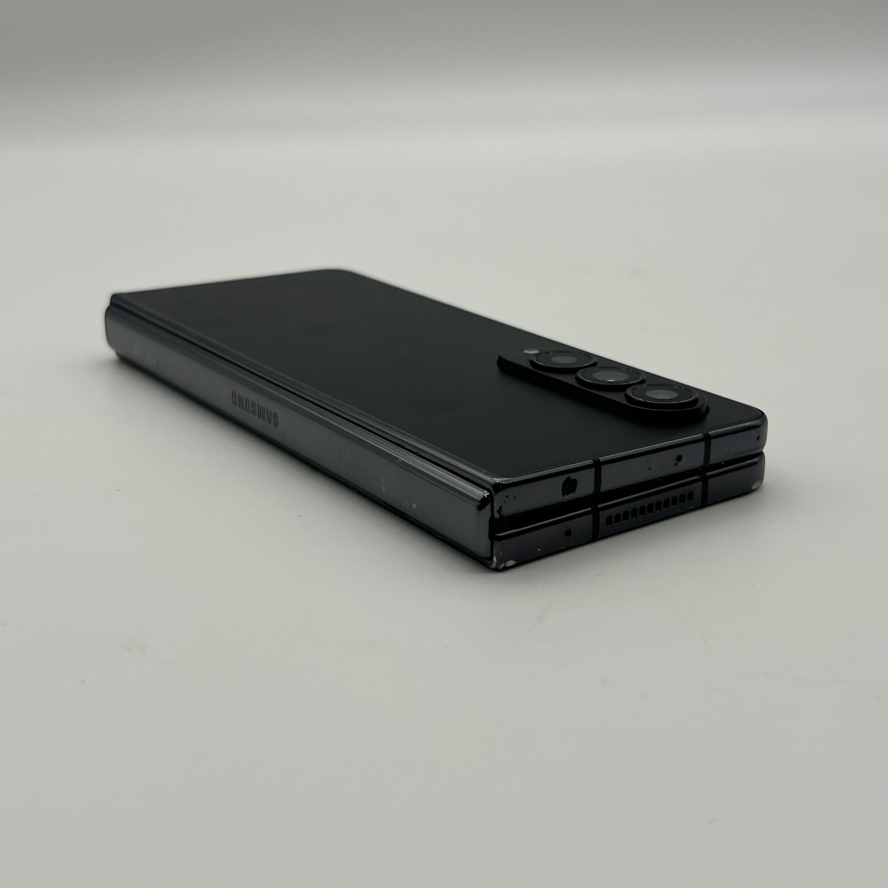 Samsung Galaxy Z Fold4 F936U 512GB Unlocked Black Original - FOR PARTS ONLY