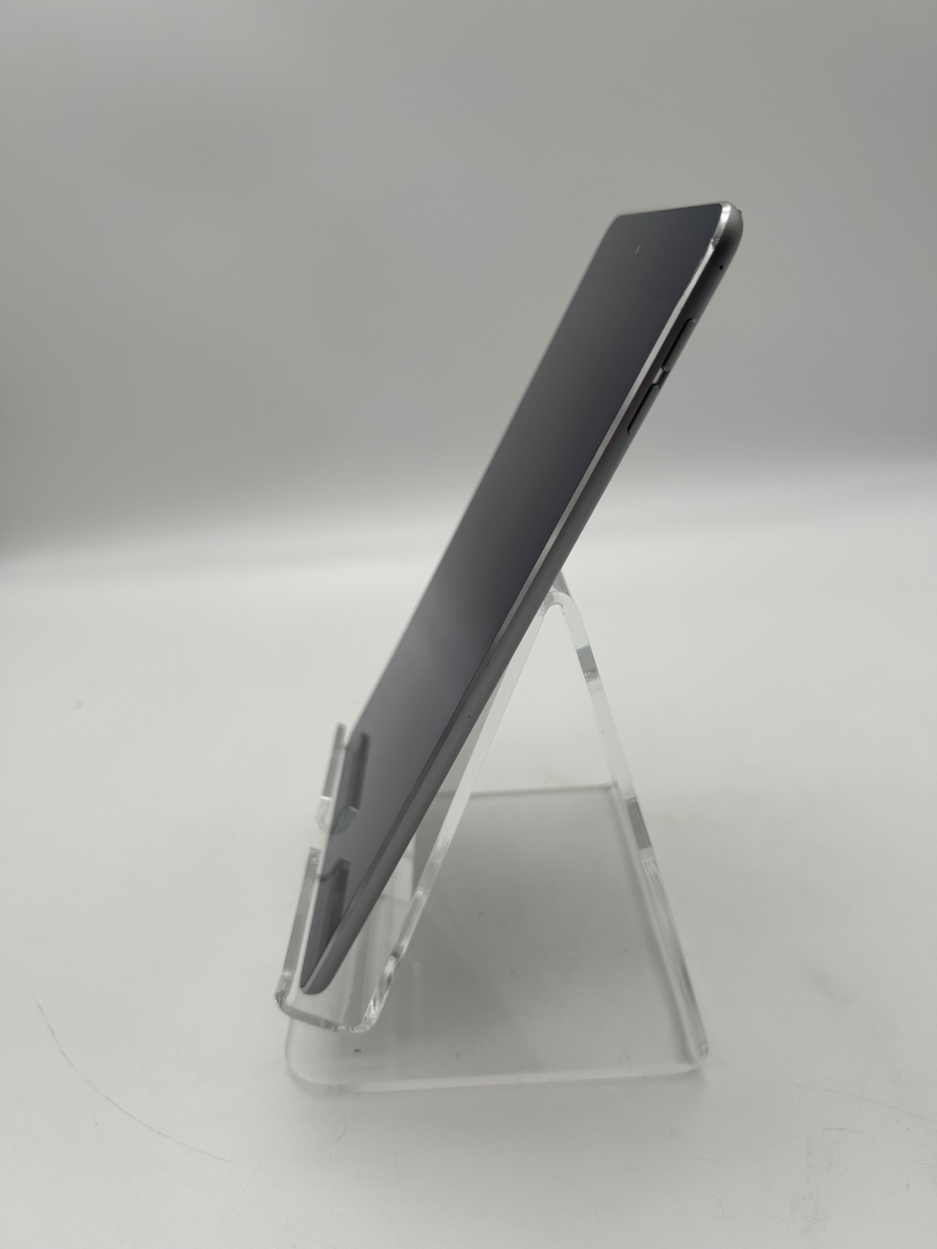 Apple iPad Mini 4th Gen A1538 32GB WiFi Unlocked Silver Used C