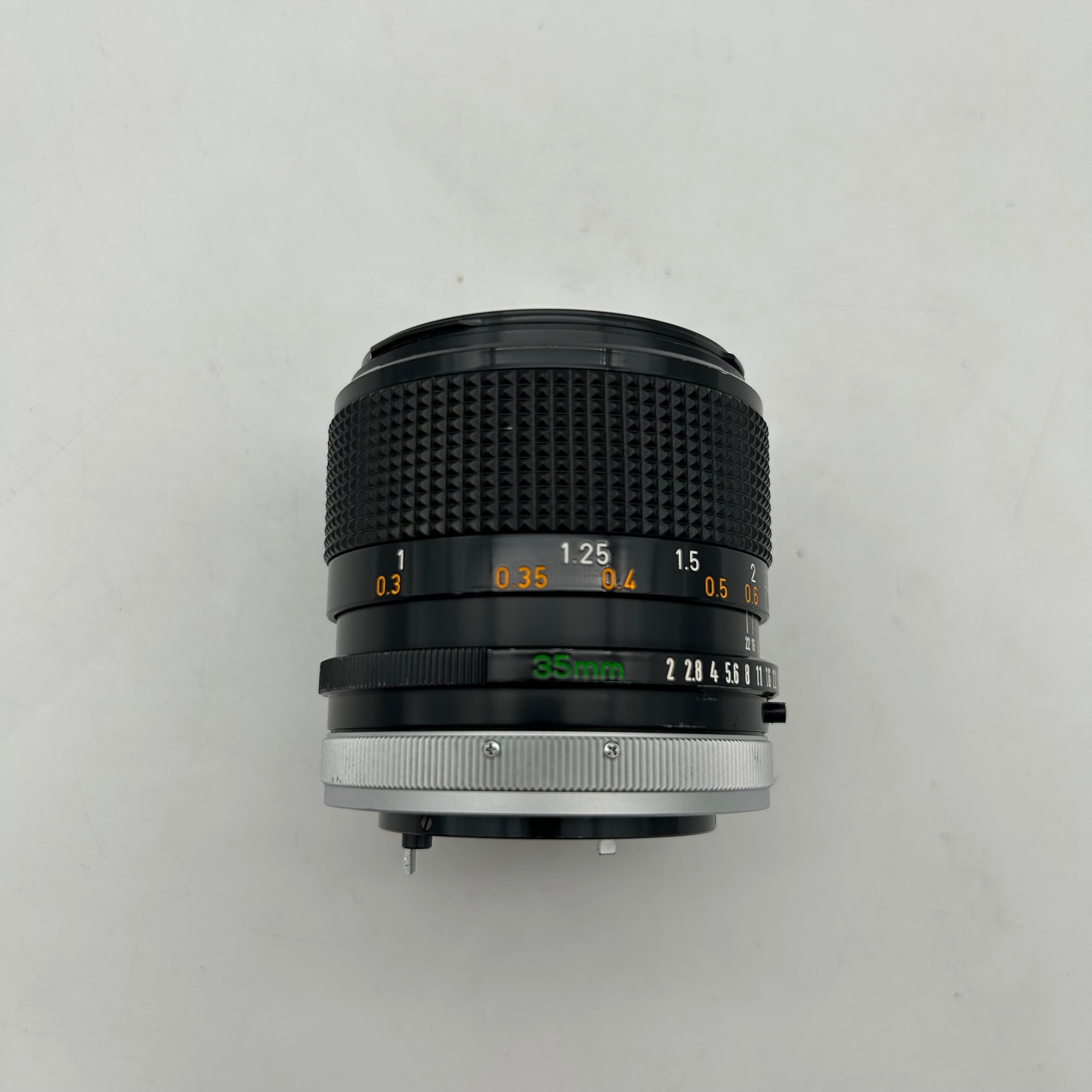 Canon 35mm F/2 S.S.C Wide Angle FD Lens R207
