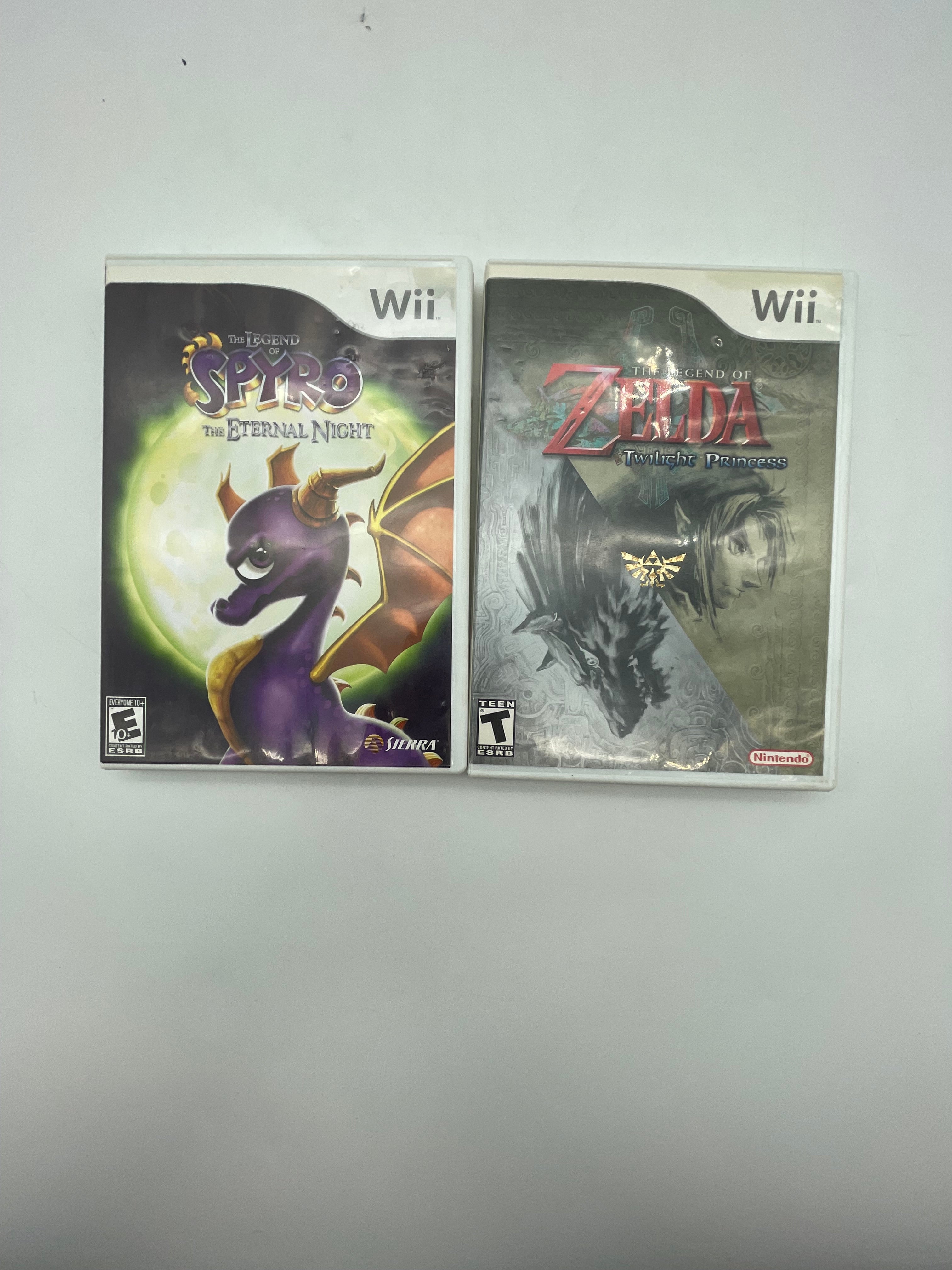 Nintendo Wii RVL-001 2006 Bundle w/ Wii remote and Nunchuck