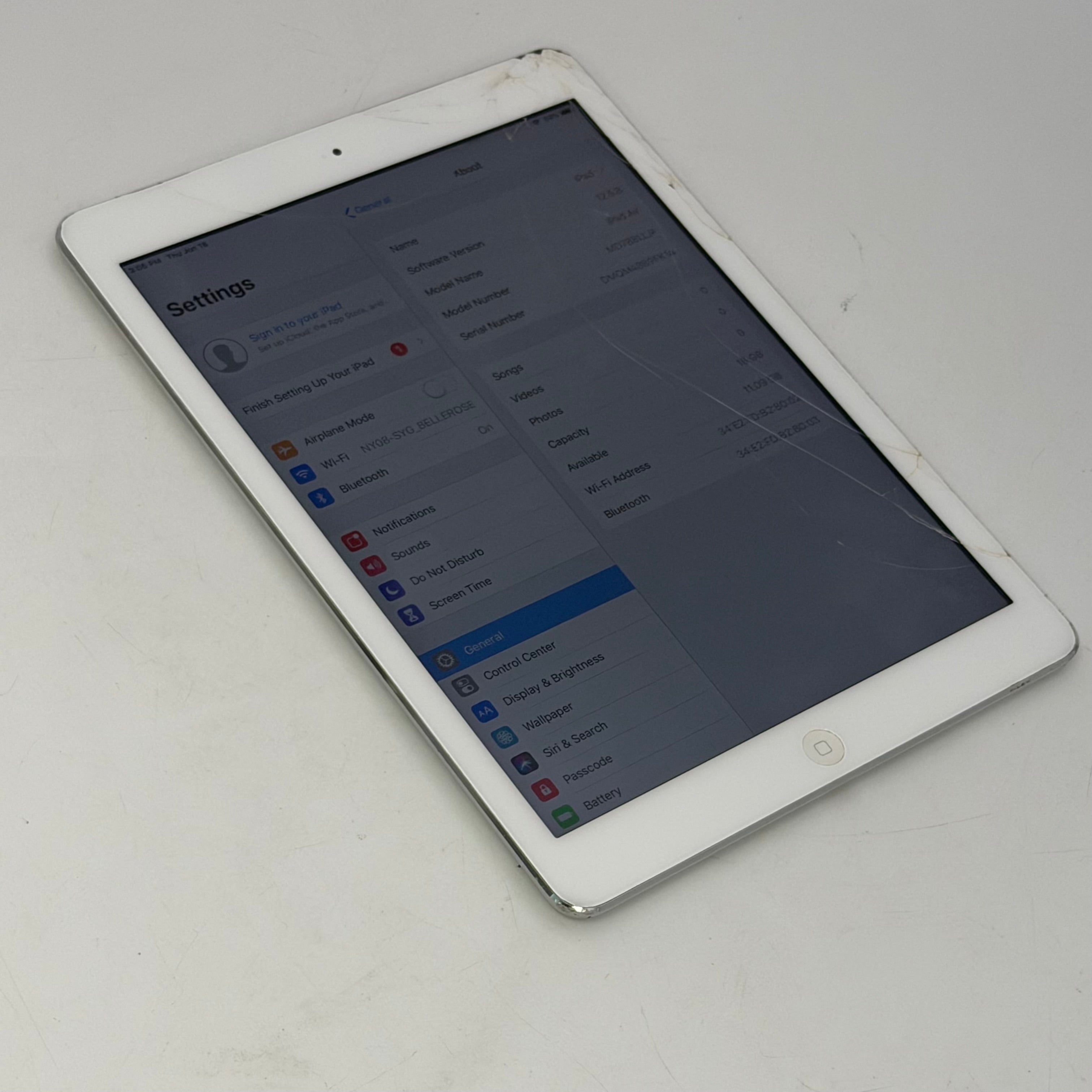 Apple iPad Air 1st Gen A1474 32GB Wi-Fi Only READ