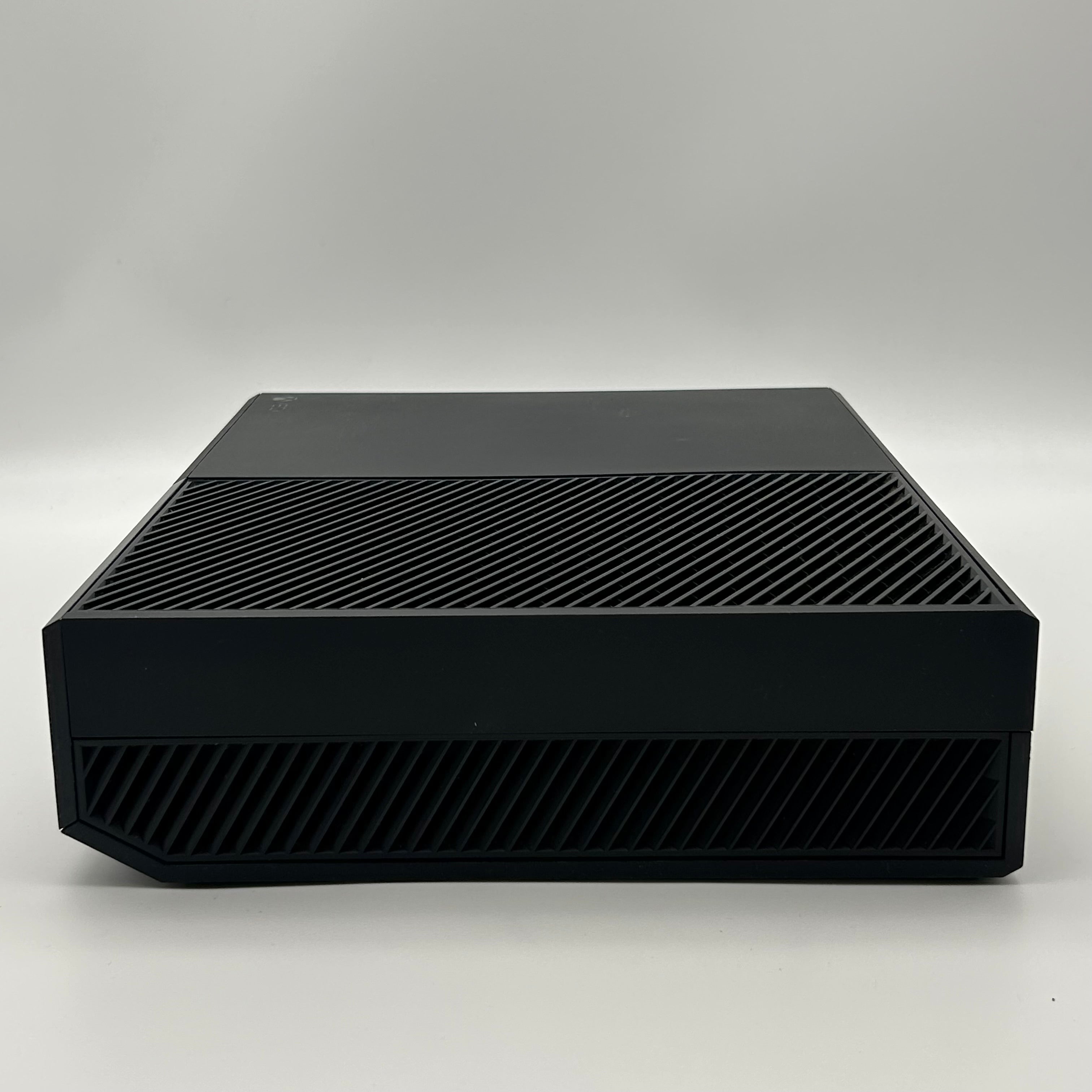 Microsoft Xbox One 1540 2015 500GB Black With Controller - Used