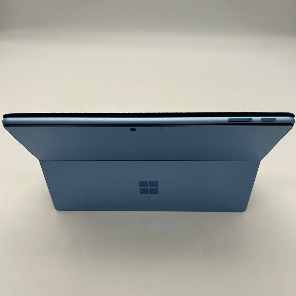 Microsoft Surface PRO 9 Model 2038 i5-1235U 2.5GHz 16GB RAM 256GB SSD w/ Charger