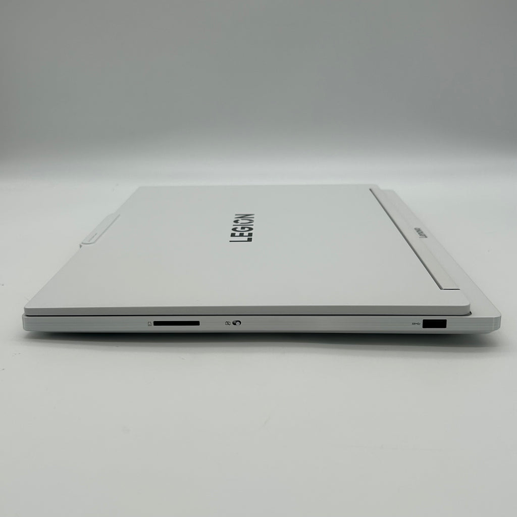 Lenovo Legion 7 16IAX10 16" Core Ultra 9 275HX 2.7GHz 32GB RAM 1TB SSD GeForce RTX 5070