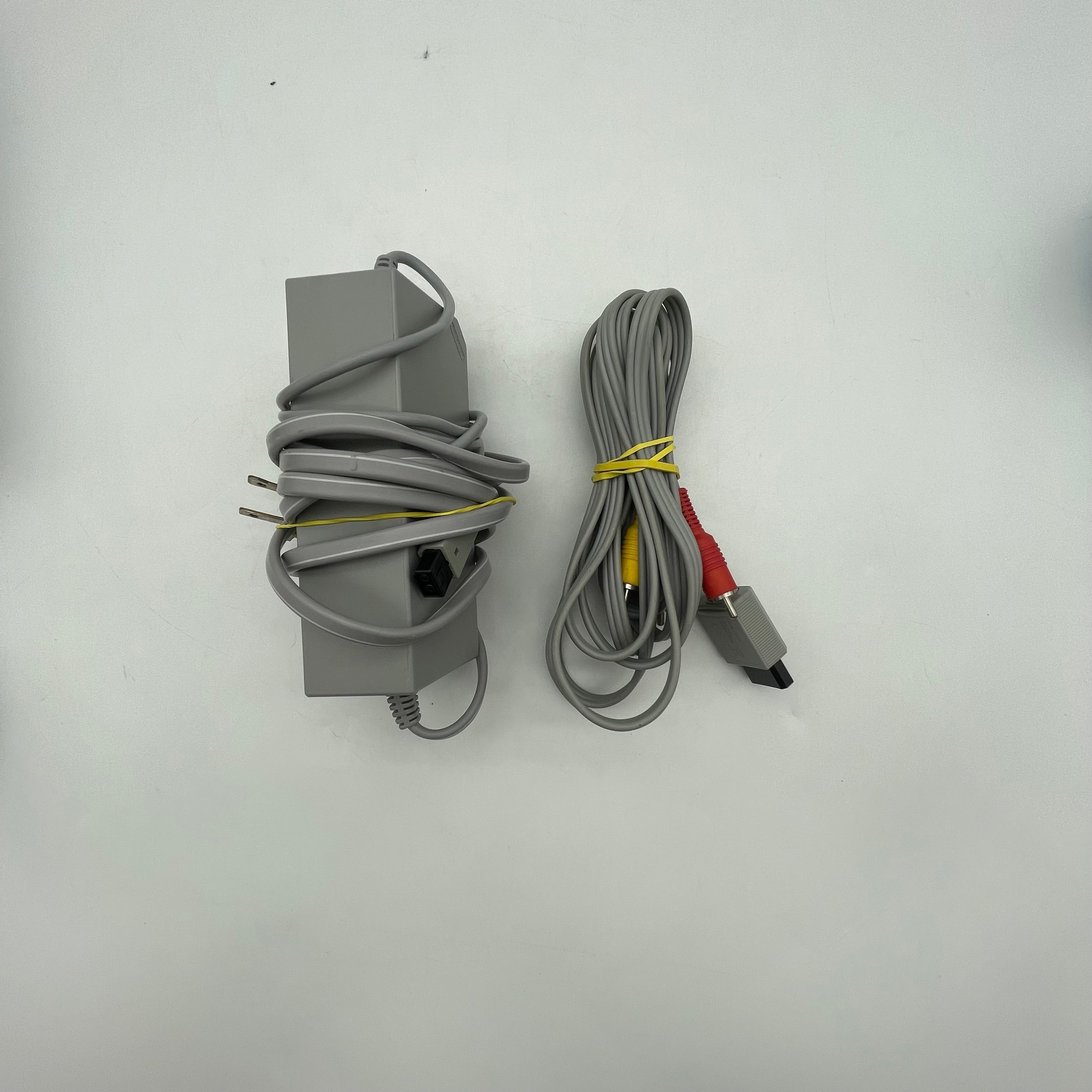 Nintendo Wii RVL-001 2006 Bundle w/ Wii remote and Nunchuck