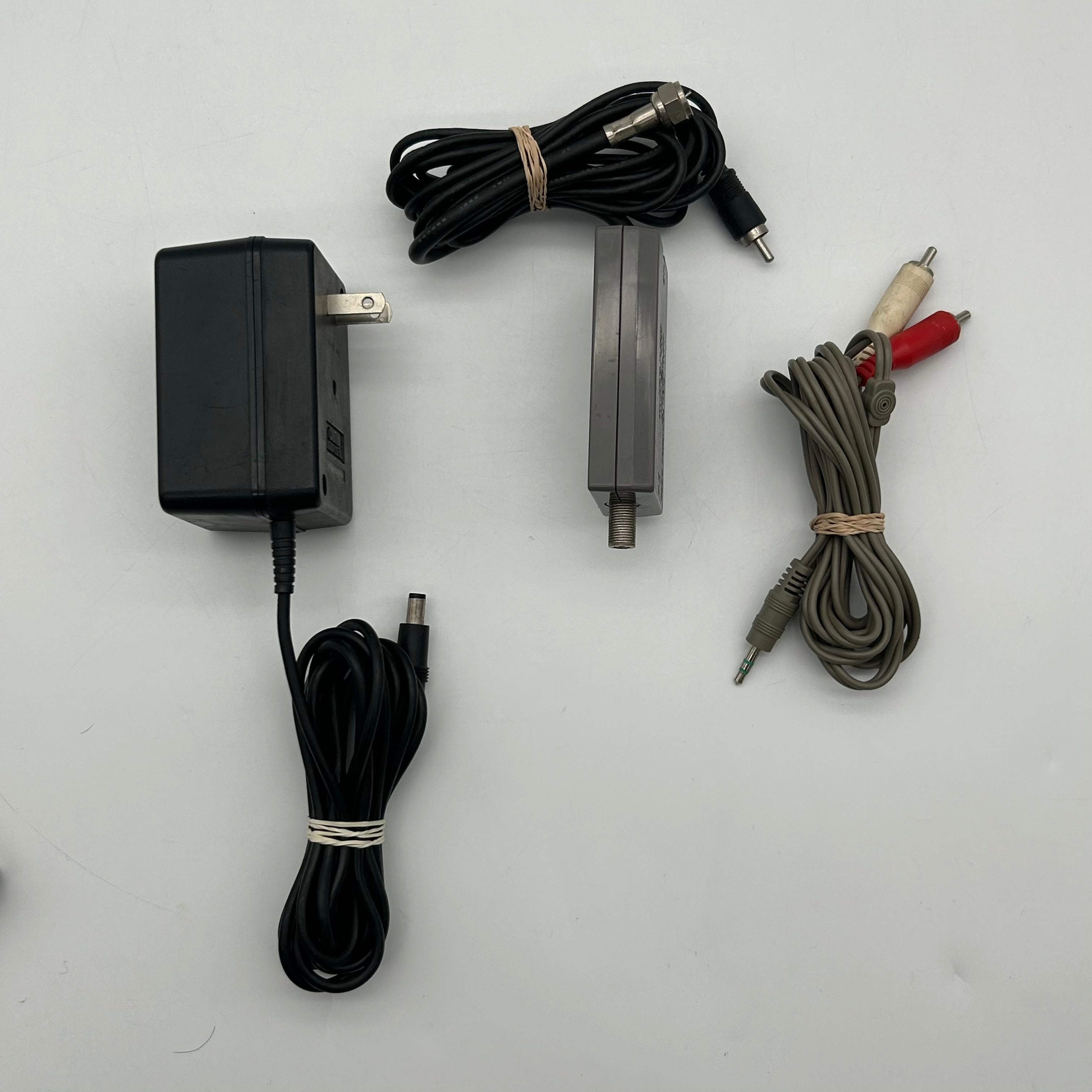 Retro Nintendo NES-001 Console System Bundle 2 Controllers Cables Blinking Light - Untested
